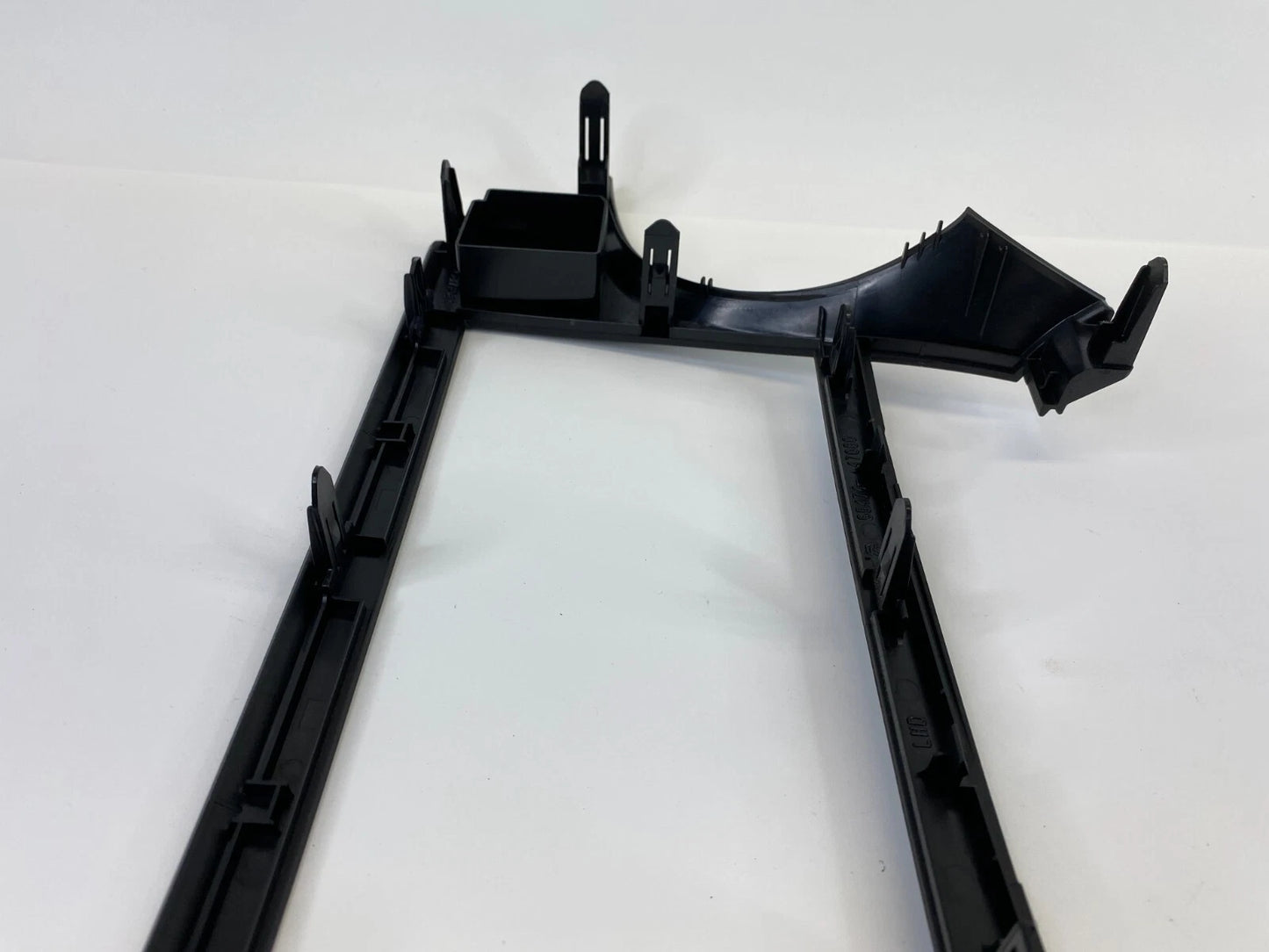10-15 TOYOTA PRIUS BASE CENTER DASH RADIO SCREEN BEZEL TRIM PANEL 5547447080 OEM