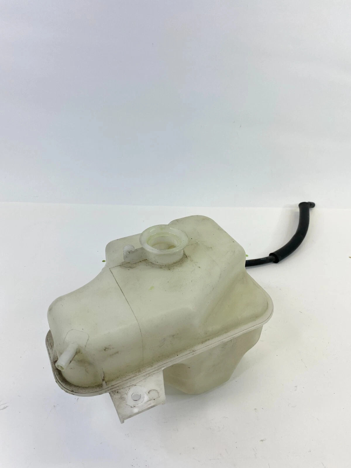 2011-2014 HYUNDAI SONATA ENGINE COOLANT RESERVOIR TANK ASSEMBLY 25430-2T000