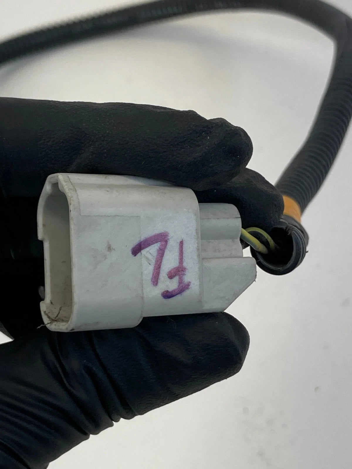 2013-2026 FORD ESCAPE SIDE CLEARANCE LIGHT BULB SOCKET WIRE PLUG CONNECTOR OEM