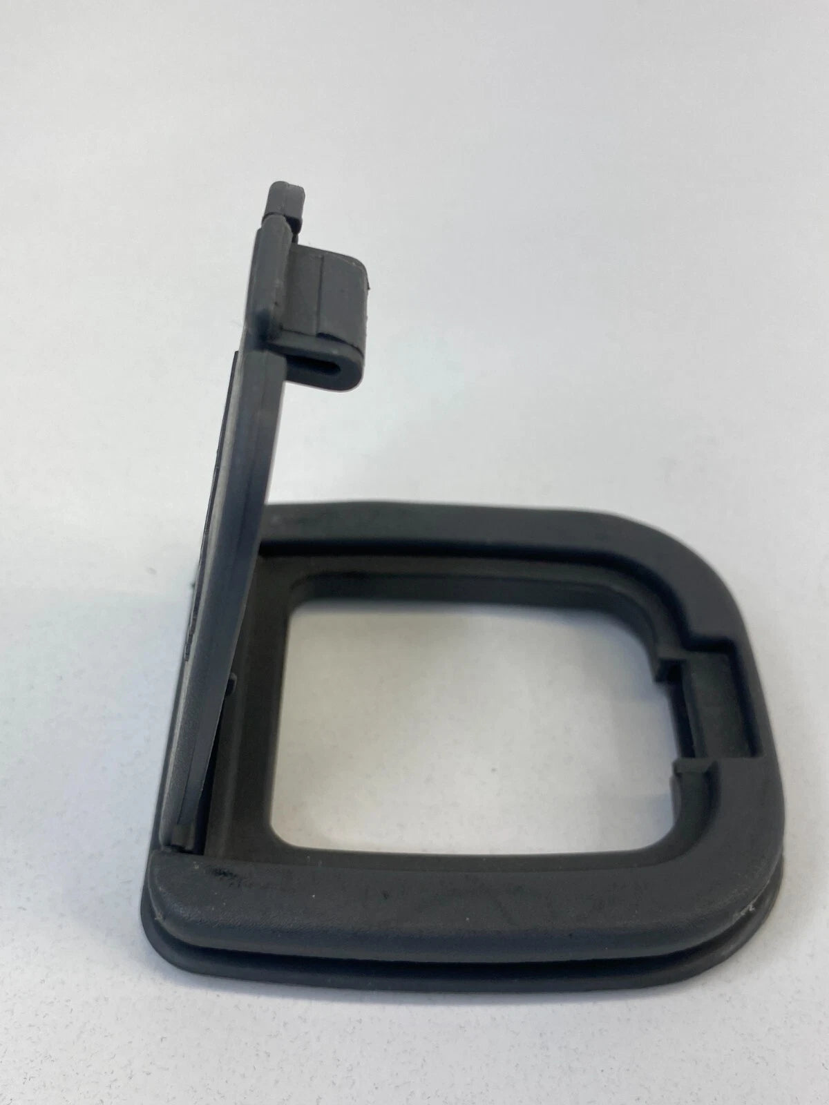 2006 07 08 09 10 2011 KIA RIO5 REAR CHILD ANCHOR CAP LID COVER TRIM BEZEL OEM