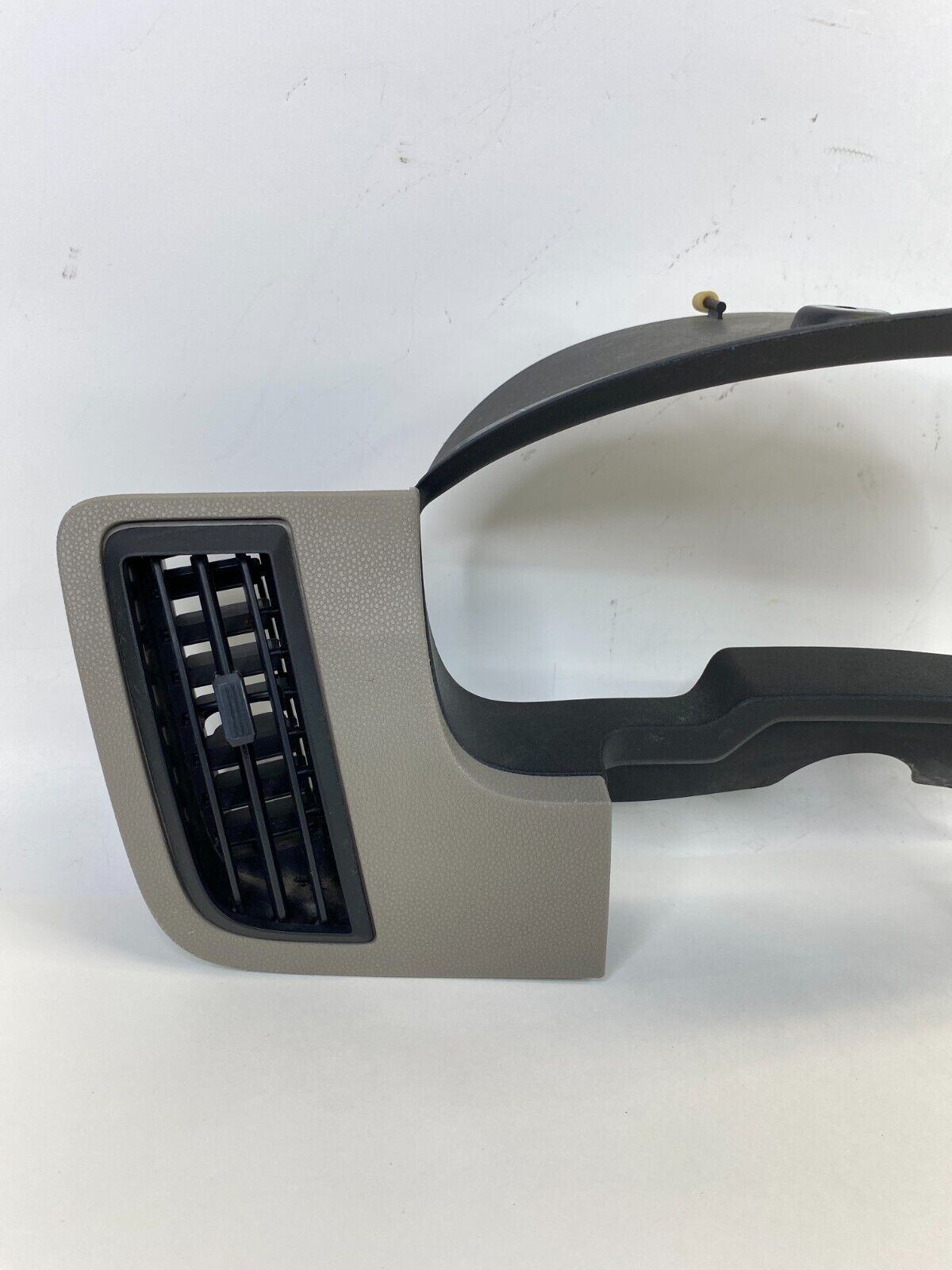 09-11 Ford Focus Speedometer Cluster Bezel Cover w/ Air Vent 8S43-54044D70 OEM