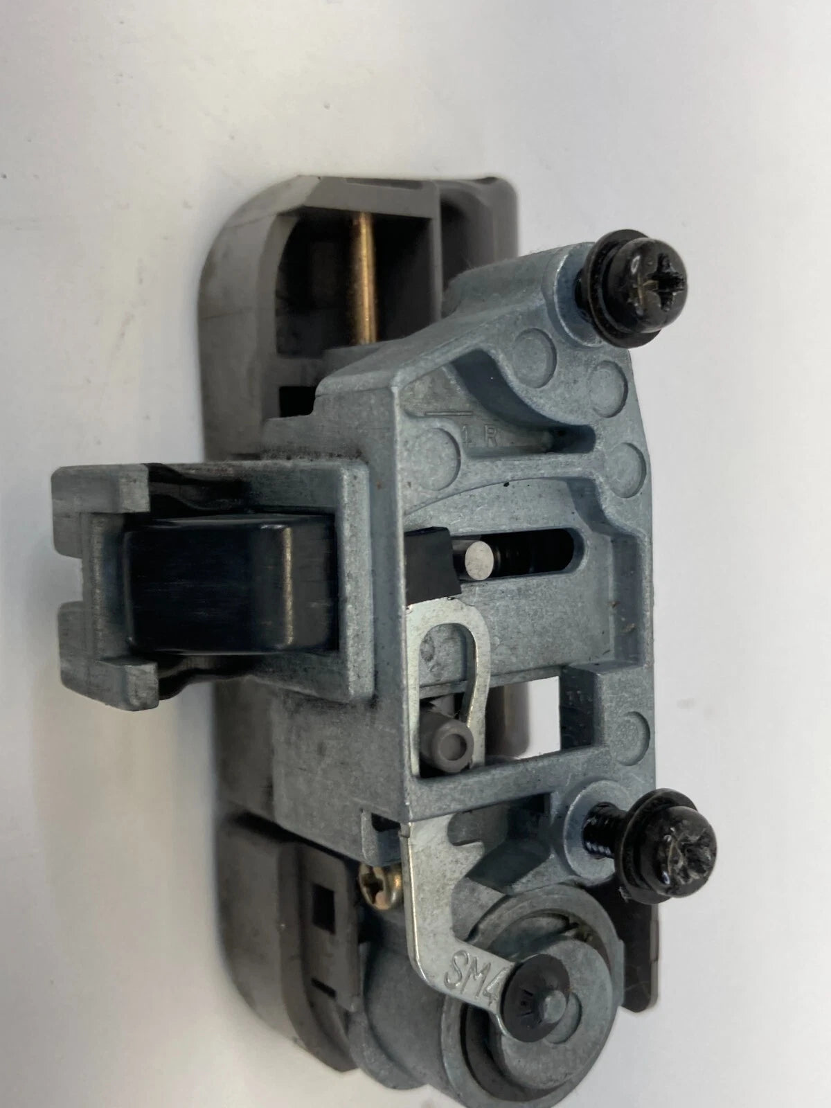 1999-2004 HONDA ODYSSEY GLOVE BOX COMPARTMENT LOCK LATCH RELEASE HANDLE OEM