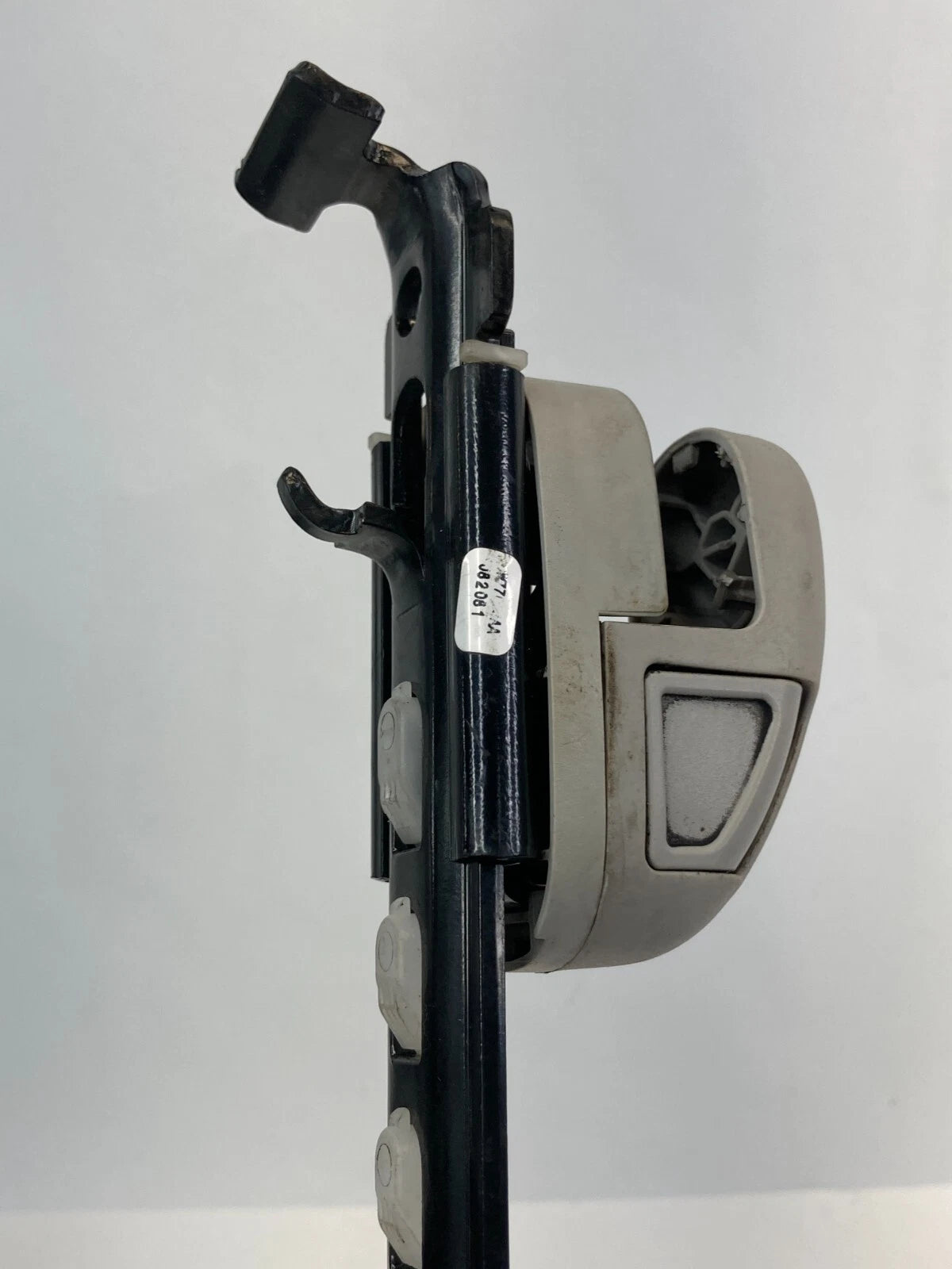 2008-2010 CHRYSLER TOWN & COUNTRY FRONT LEFT SIDE SEAT BELT ADJUSTER HEIGHT OEM