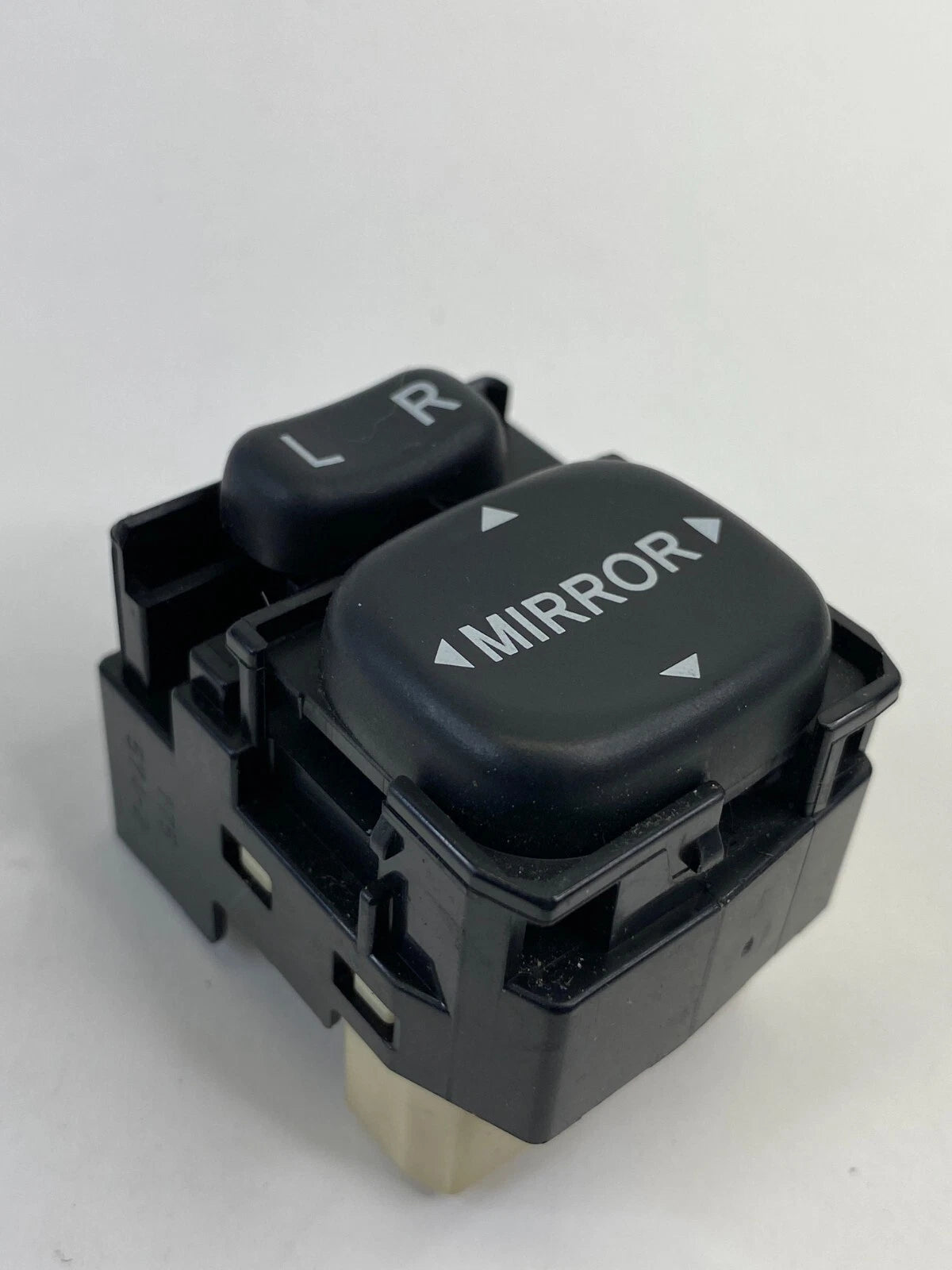 2003-2008 TOYOTA COROLLA MATRIX 04-10 SIENNA LEFT DRIVER MIRROR SWITCH 183574