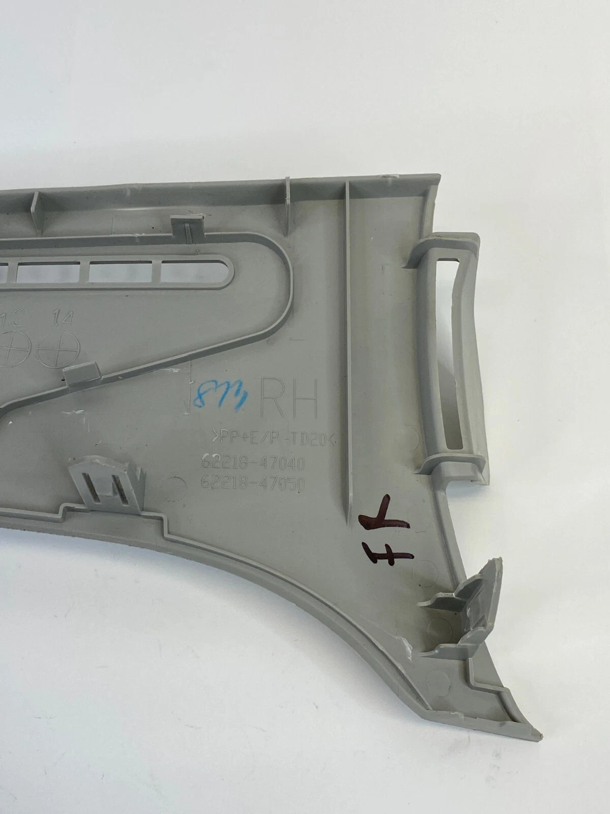 2012-2015 TOYOTA PRIUS FRONT RIGHT DASH VENT CORNER COVER PANEL TRIM 62218-47040