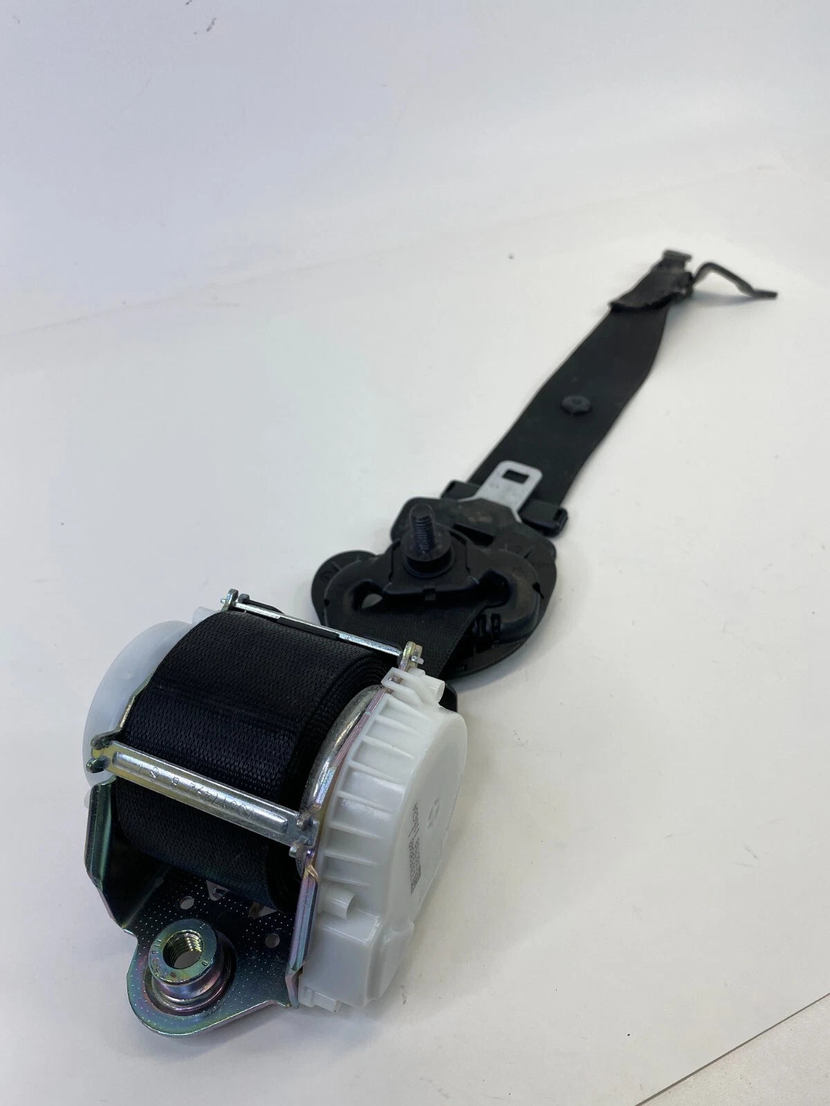 07 08 BMW 328XI SEDAN FRONT LEFT DRIVER SIDE SEAT BELT RETRACTOR 33059848 OEM