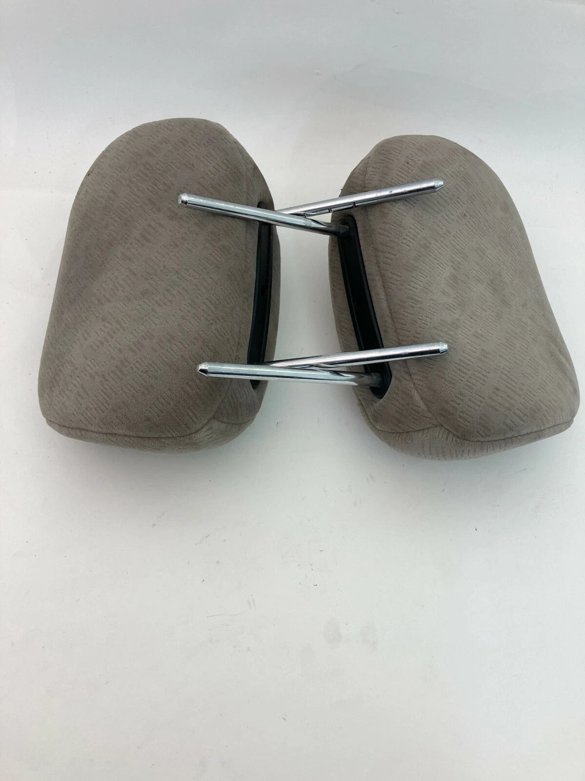 2004 2005 2006 HYUNDAI ELANTRA FRONT LEFT RIGHT SIDE SEAT HEADREST HEAD REST SET