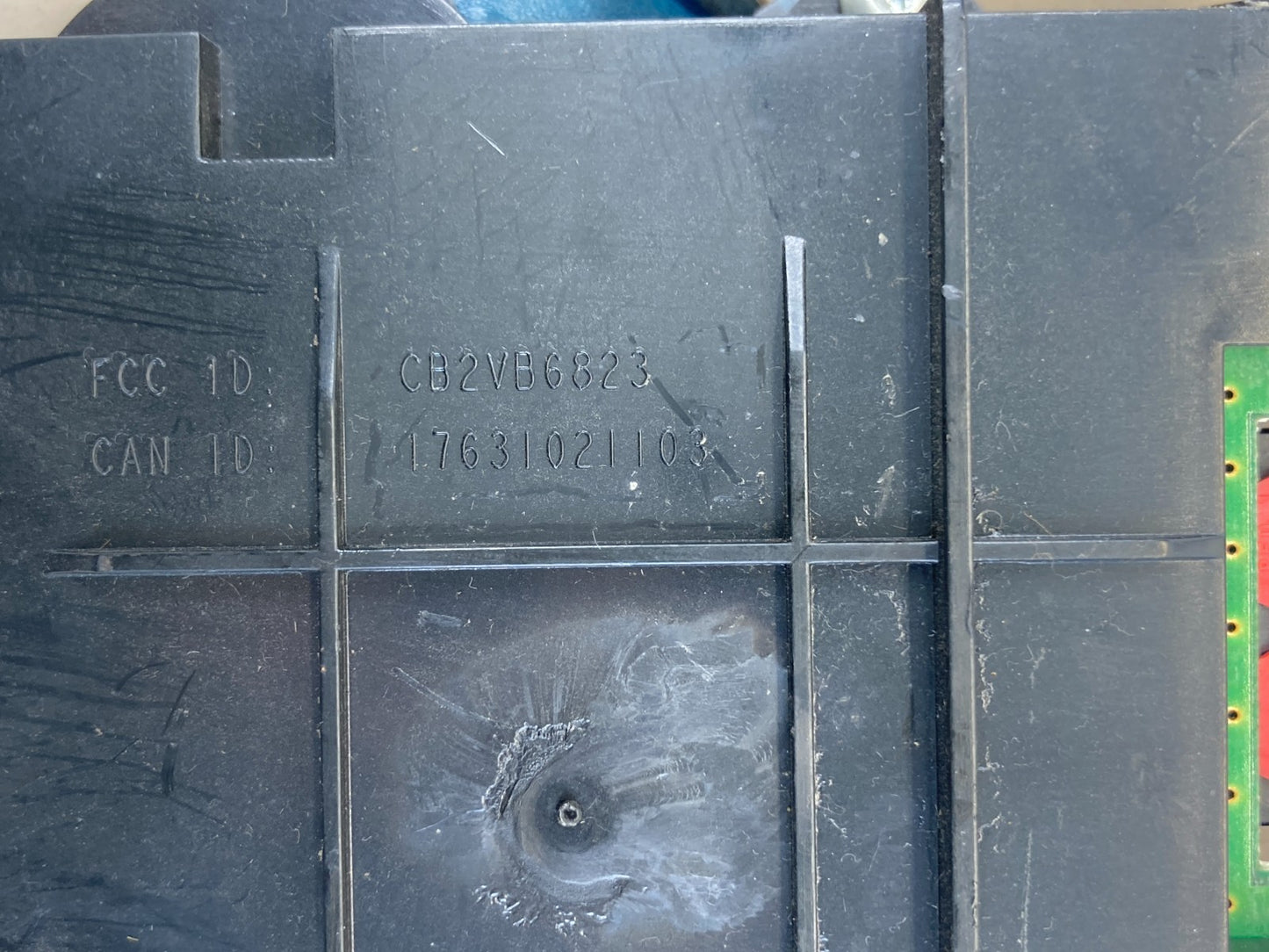 2000-2005 Chevrolet Monte Carlo Roof Overhead Console Digital Homelink CB2VB6823