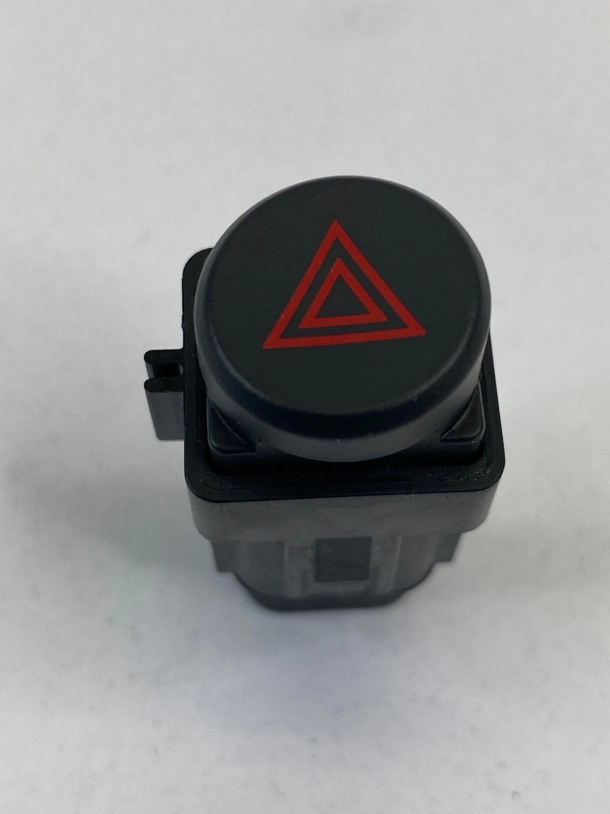 2008-2012 CHEVROLET MALIBU FRONT CENTER DASH HAZARD LIGHT SWITCH BUTTON ASSEMBLY
