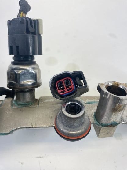 10-17 Chevy Equinox Fuel Injection Rail 2.4L L4 Engine W/Injectors Assy 12608366