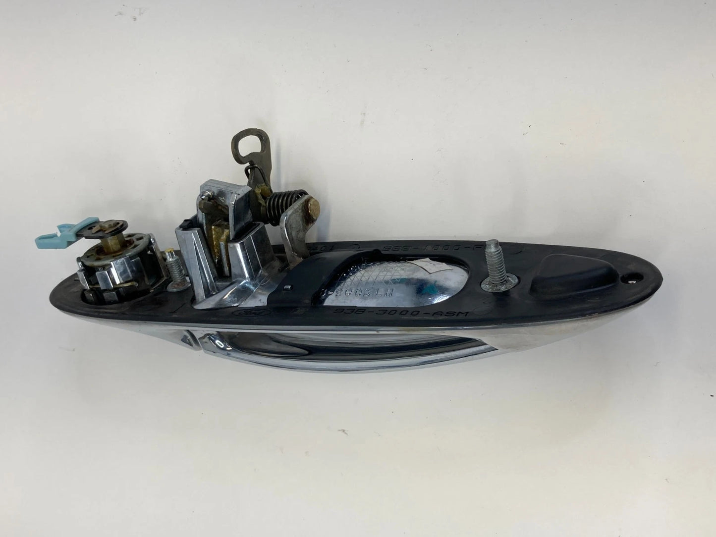 1998-2002 LINCOLN TOWN CAR FRONT LEFT EXTERIOR DOOR HANDLE ASSY 938-3000-ASM OEM