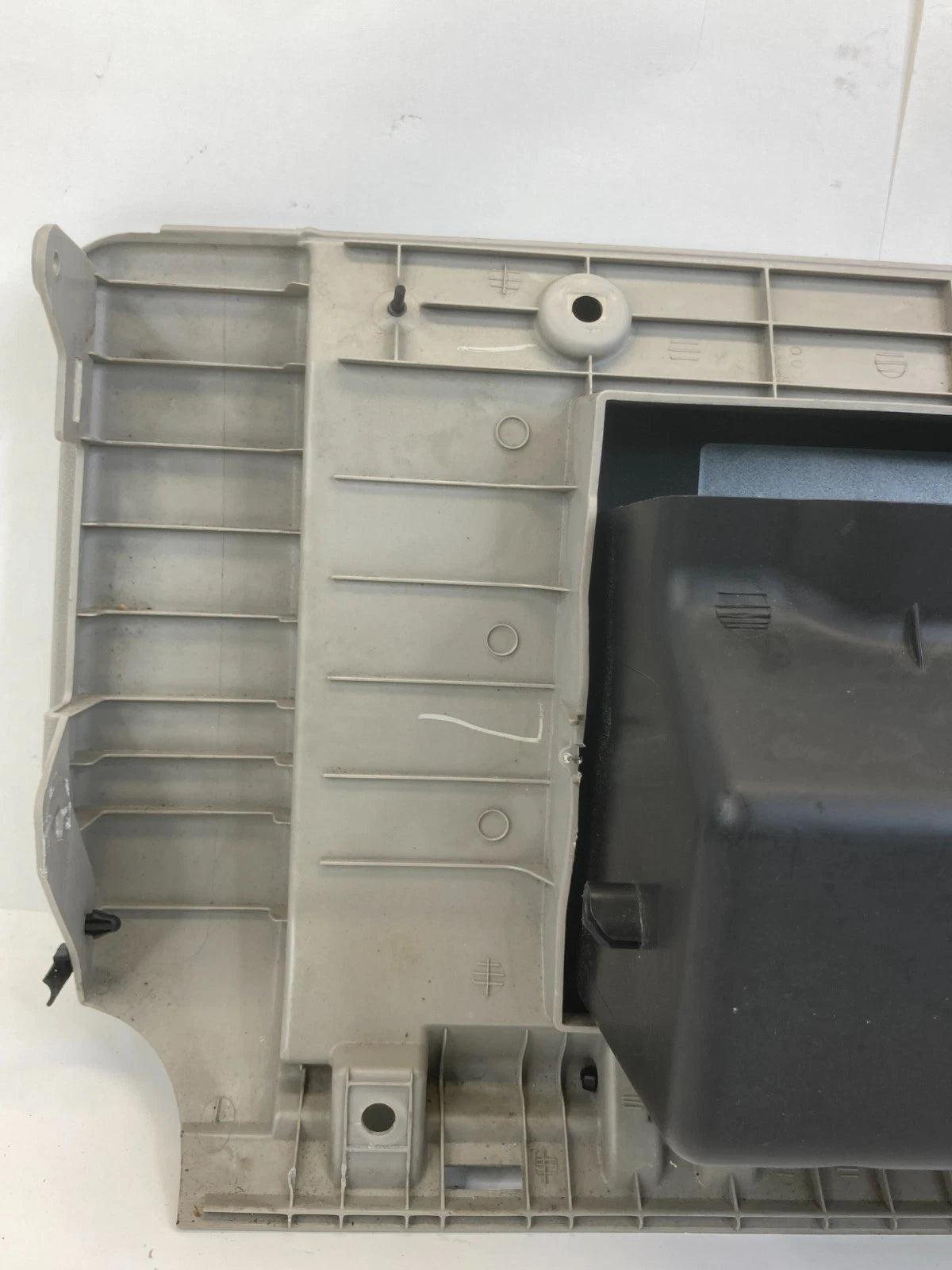 2004-2008 CHEVROLET CHEVY MALIBU GLOVE BOX STORAGE COMPARTMENT 16907744 OEM