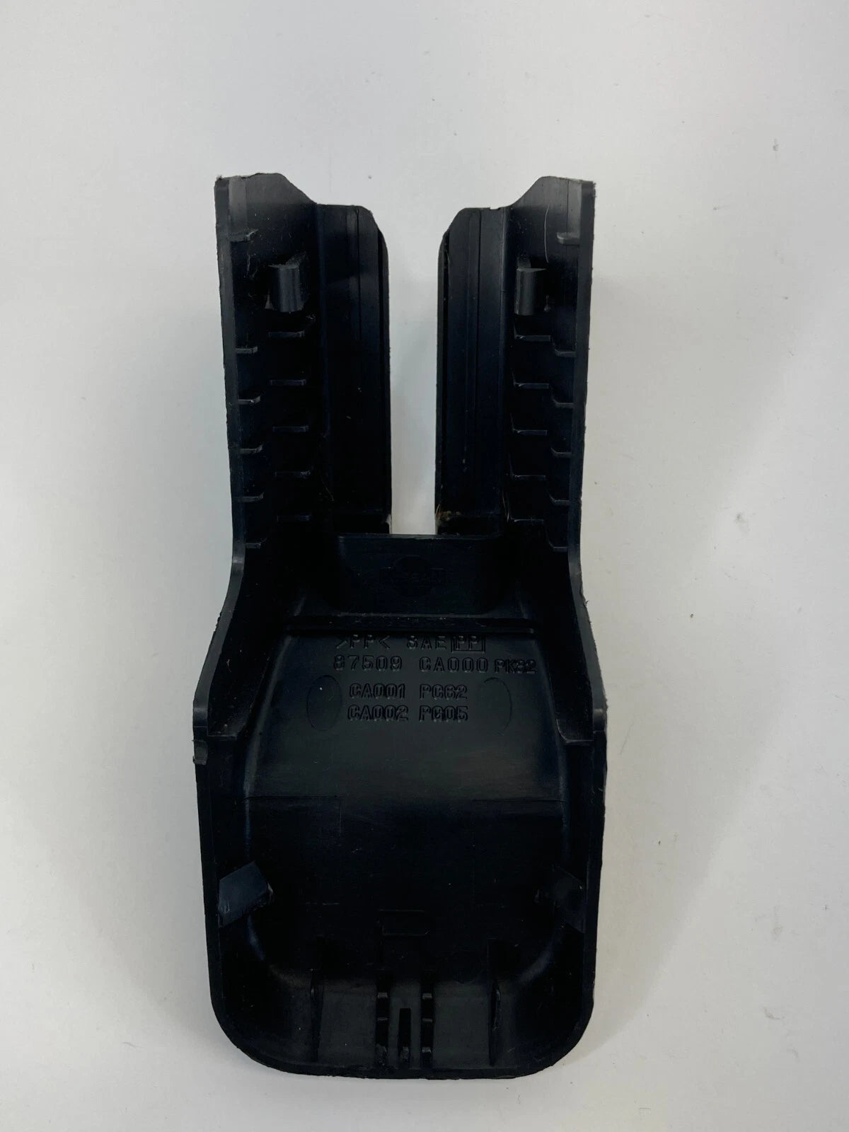 2003-2007 NISSAN MURANO SEAT RIGHT SIDE RAIL TRACK END COVER TRIM 87509-CA000