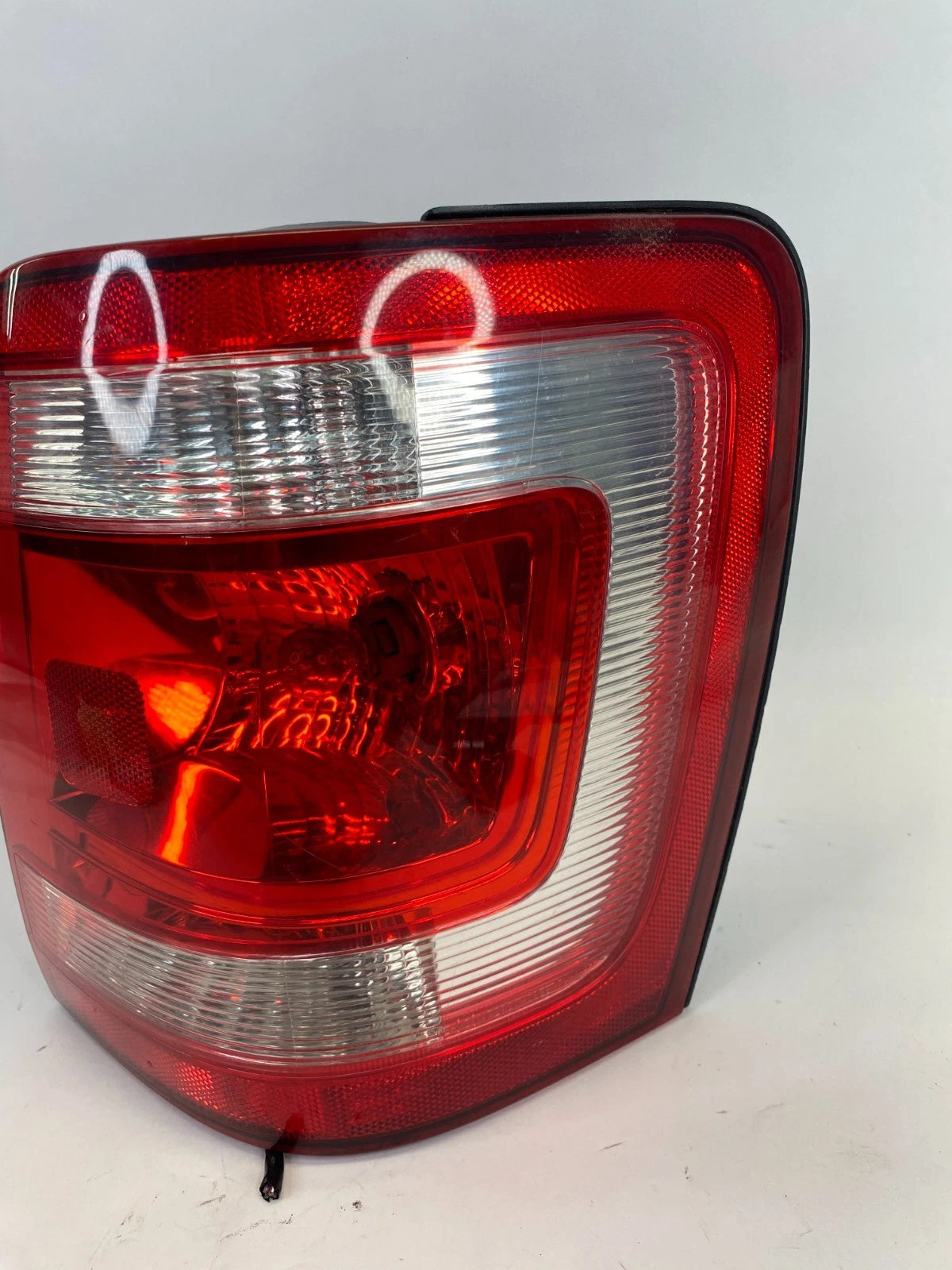 2008-2012 FORD ESCAPE REAR RIGHT TAILLIGHT TAIL LIGHT LAMP 8L84-13B504-A OEM