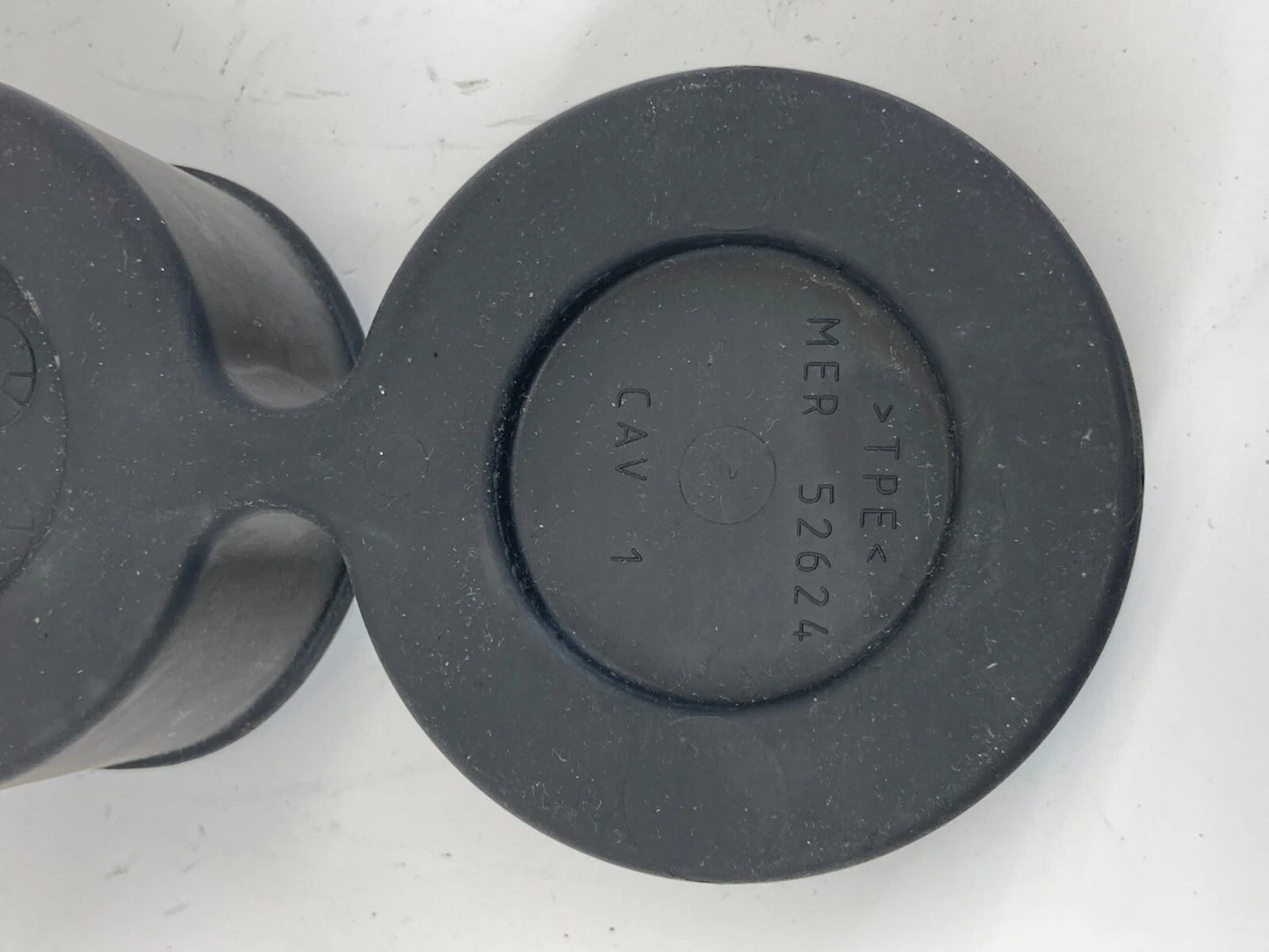 2006 2007 06 07 SATURN VUE CENTER CONSOLE FLOOR CUP HOLDER LINER MAT INSERT