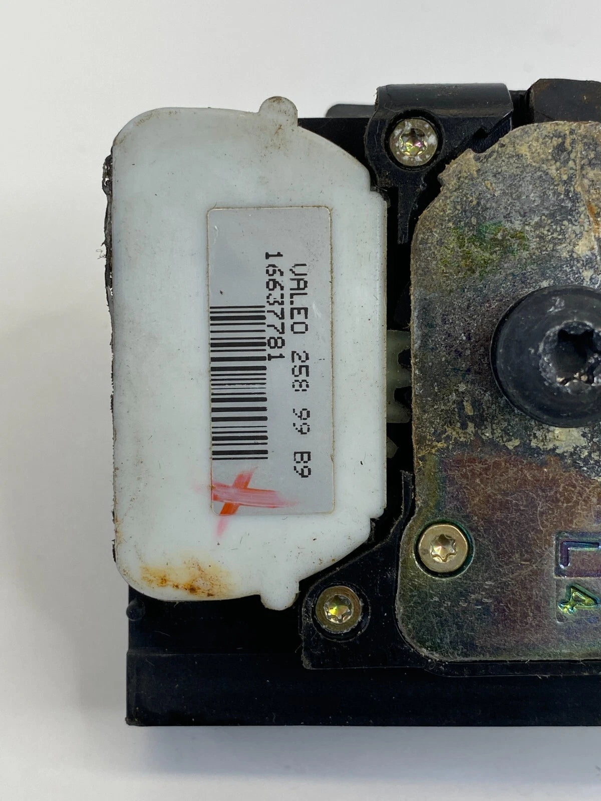 2000-2005 CADILLAC DEVILLE SEDAN REAR LEFT SIDE DOOR LOCK LATCH 16637781
