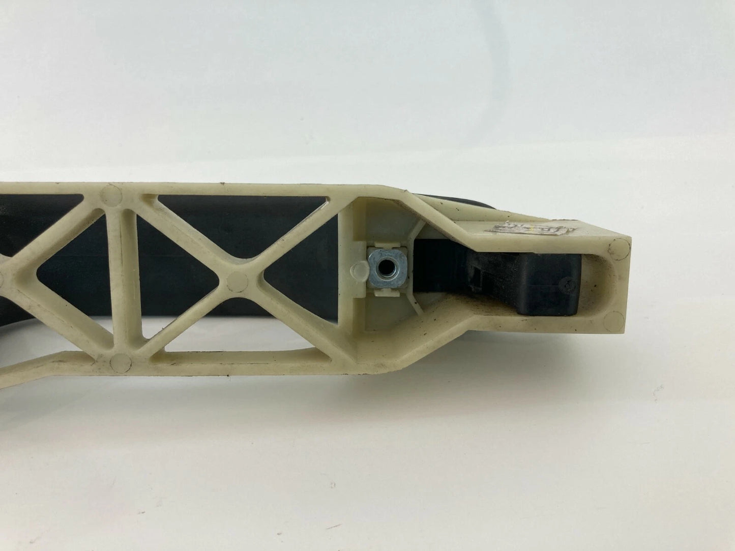 2005-2009 CHEVY EQUINOX REAR RIGHT OUTSIDE EXTERIOR DOOR HANDLE BLACK MODEL OEM
