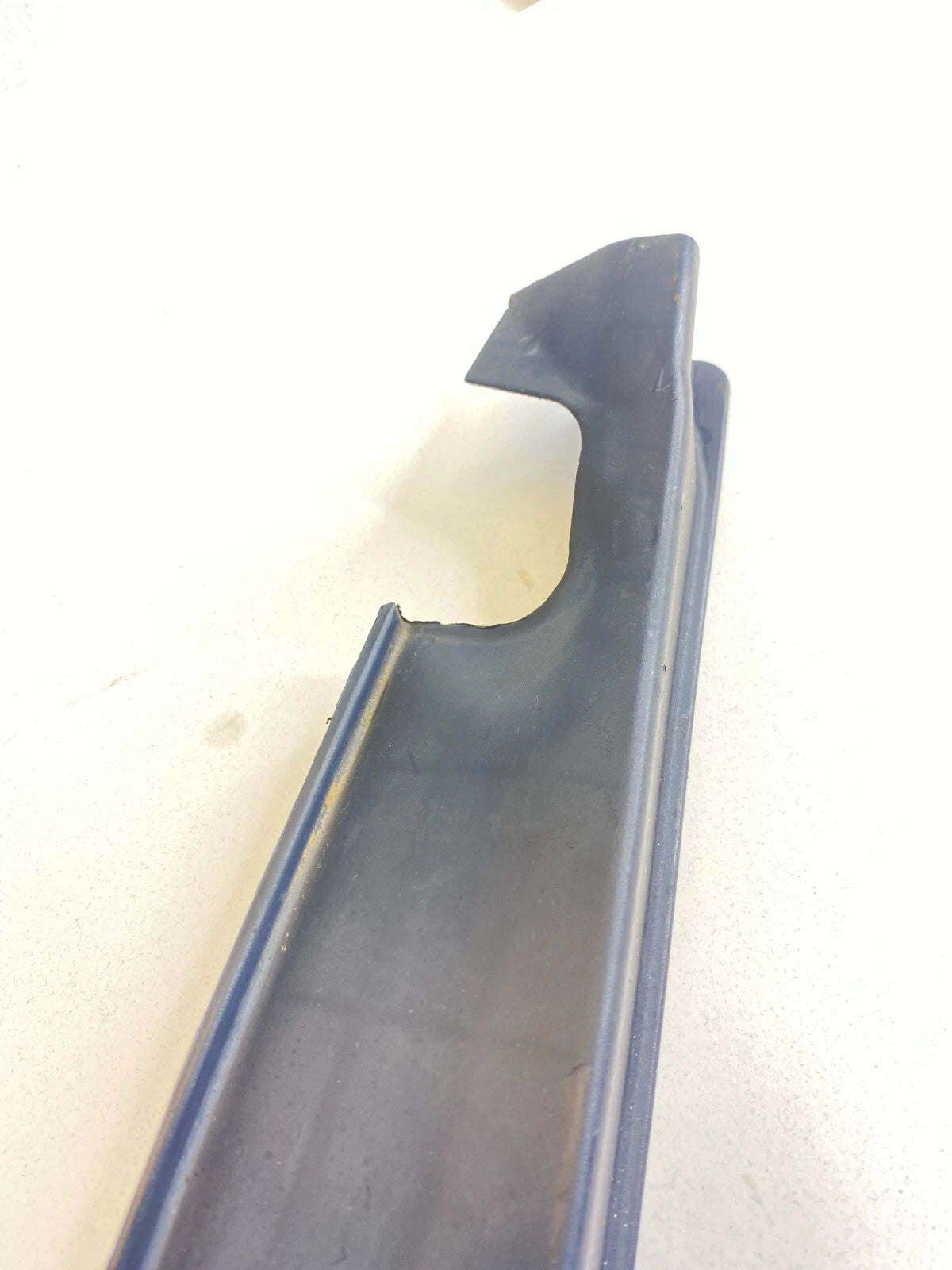 2007-2010 HYUNDAI ELANTRA PASSENGER SIDE FENDER GARNISH TRIM 84140-2H200 OEM