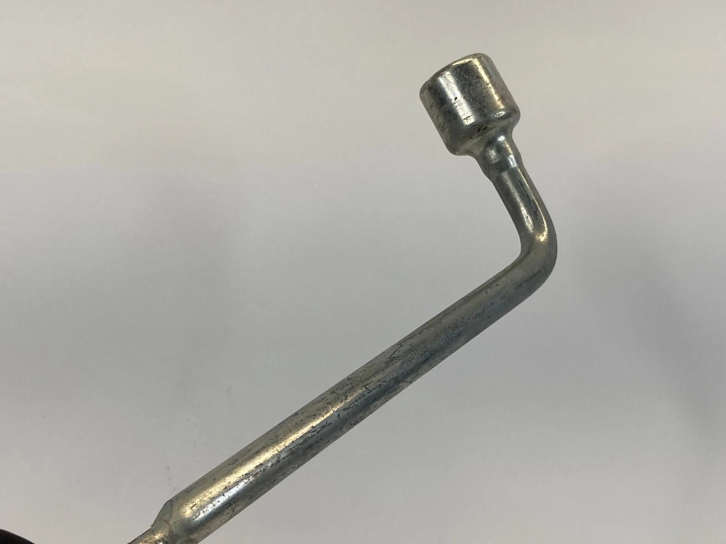 2006-2010 HYUNDAI SONATA EMERGENCY SPARE TIRE JACK TOOL KIT WRENCH 22101000