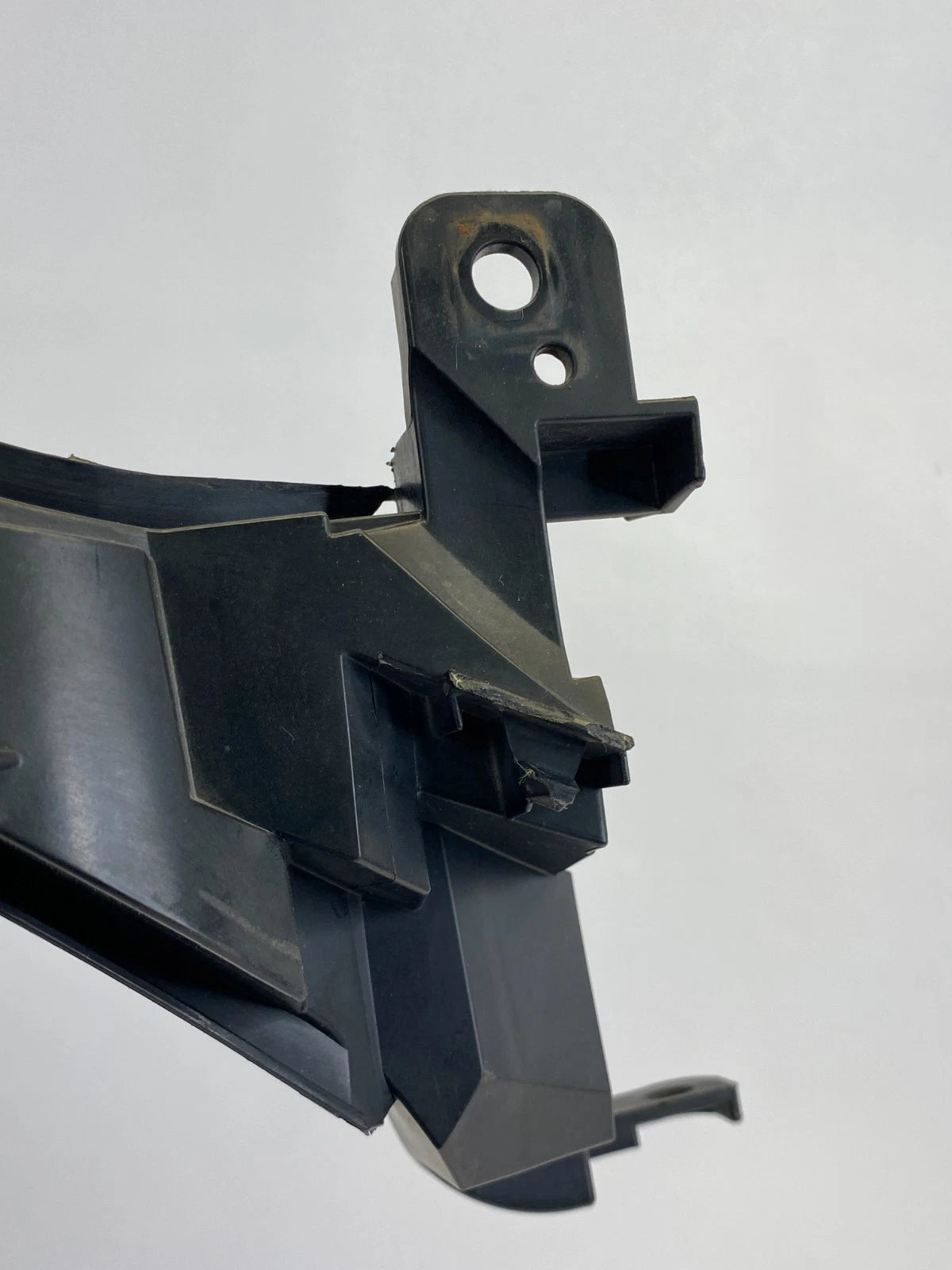 2007-2011 HONDA CR-V FRONT BUMPER UPPER SUPPORT BRACKET RIGHT PASSENGER SIDE OEM