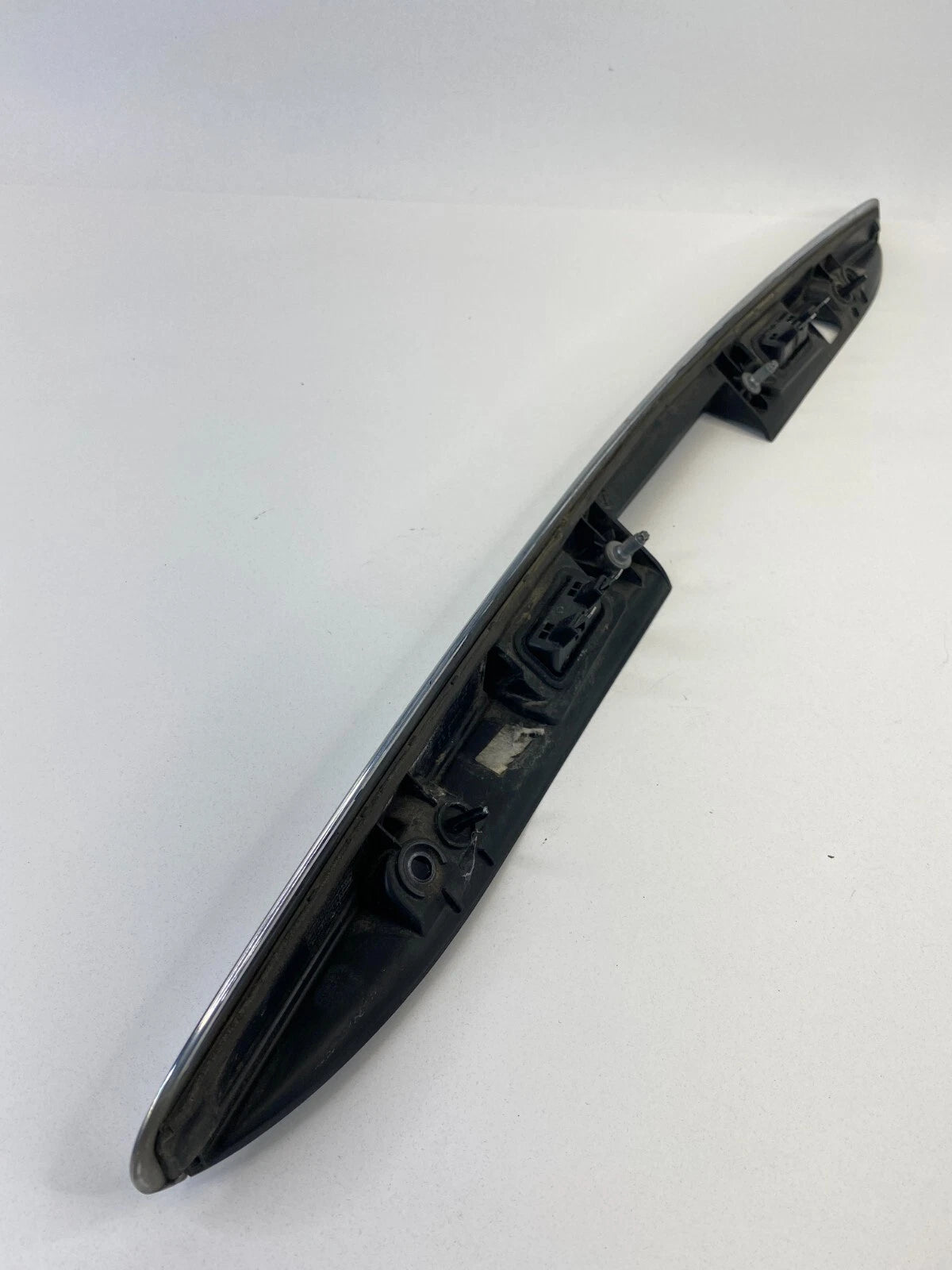 2007-2012 MERCEDES R350 TRUNK LIFTGATE HANDLE LICENSE PLATE MOLDING 2517400593