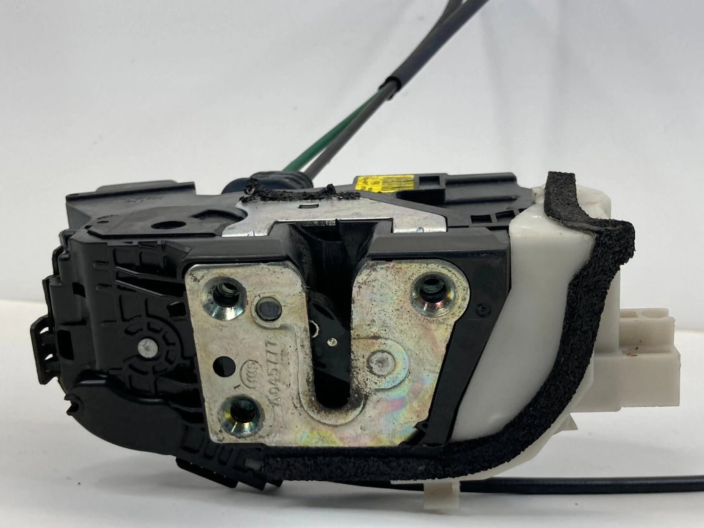 2011-2015 Kia Sorento Front Right Door Lock Latch Release Actuator 81320-2P020