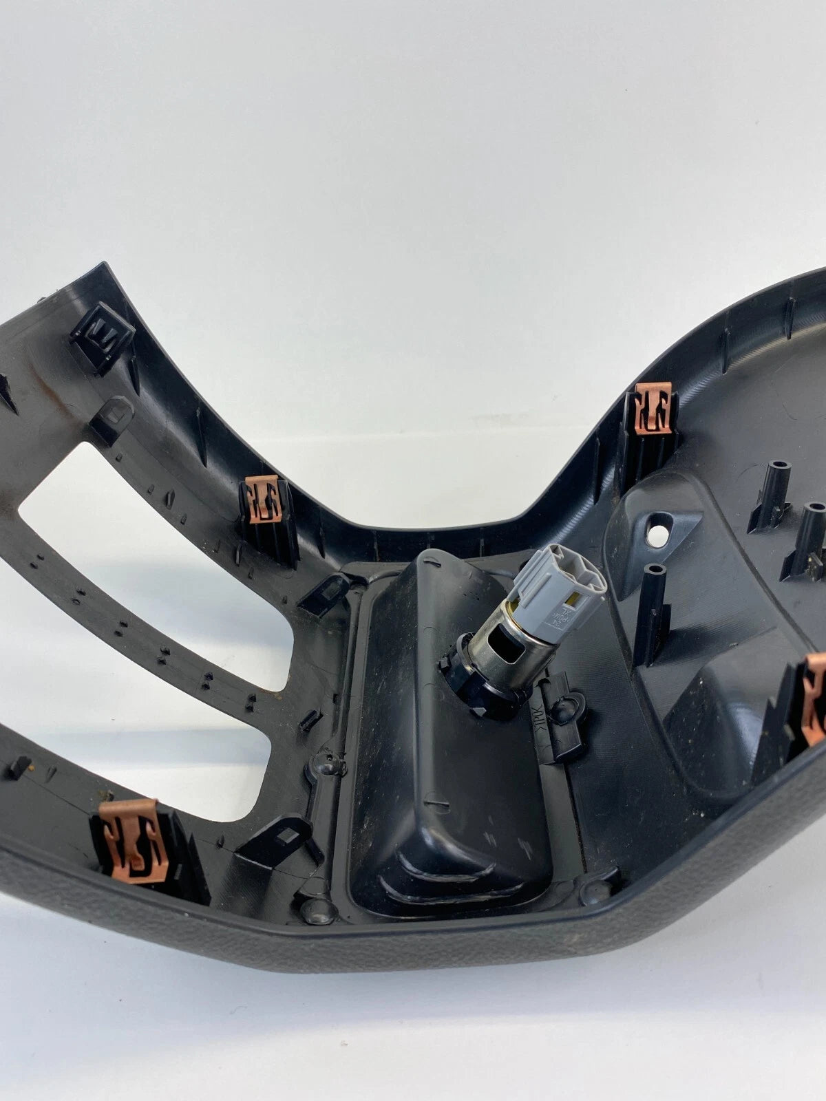 2010-2019 FORD TAURUS REAR CENTER CONSOLE BEZEL TRIM W/ SOCKET AG13-54045 OEM