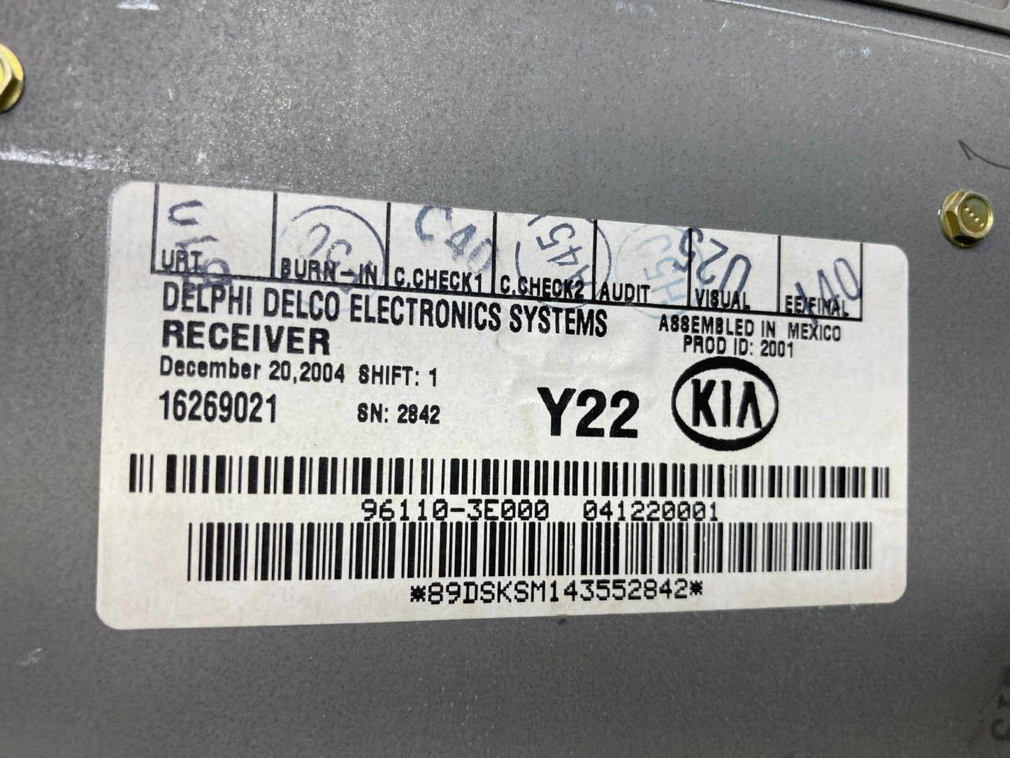 2003 2004 2005 2006 Kia Sorento AM/FM Radio Cassette CD Player 96110-3E000 OEM