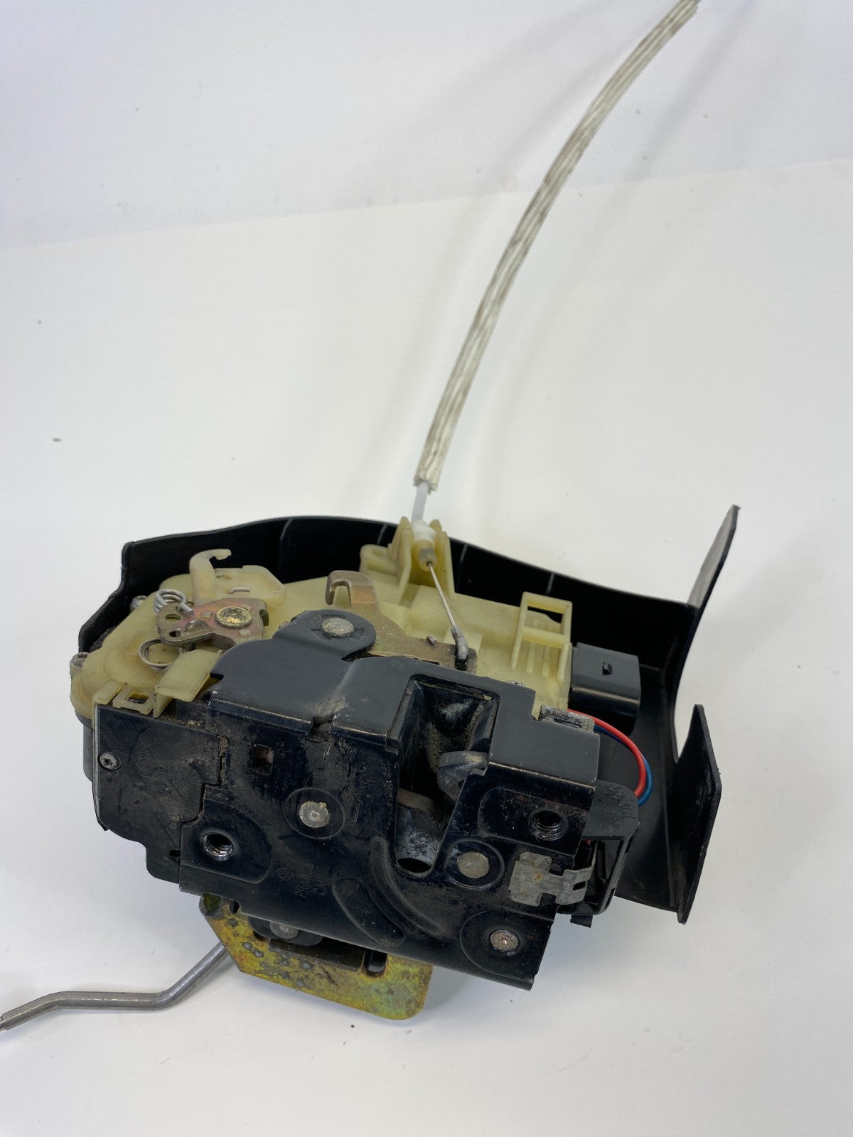 1998-2004 Audi A6 Quattro Front Left Side Door Latch Release Actuator 4B0837349