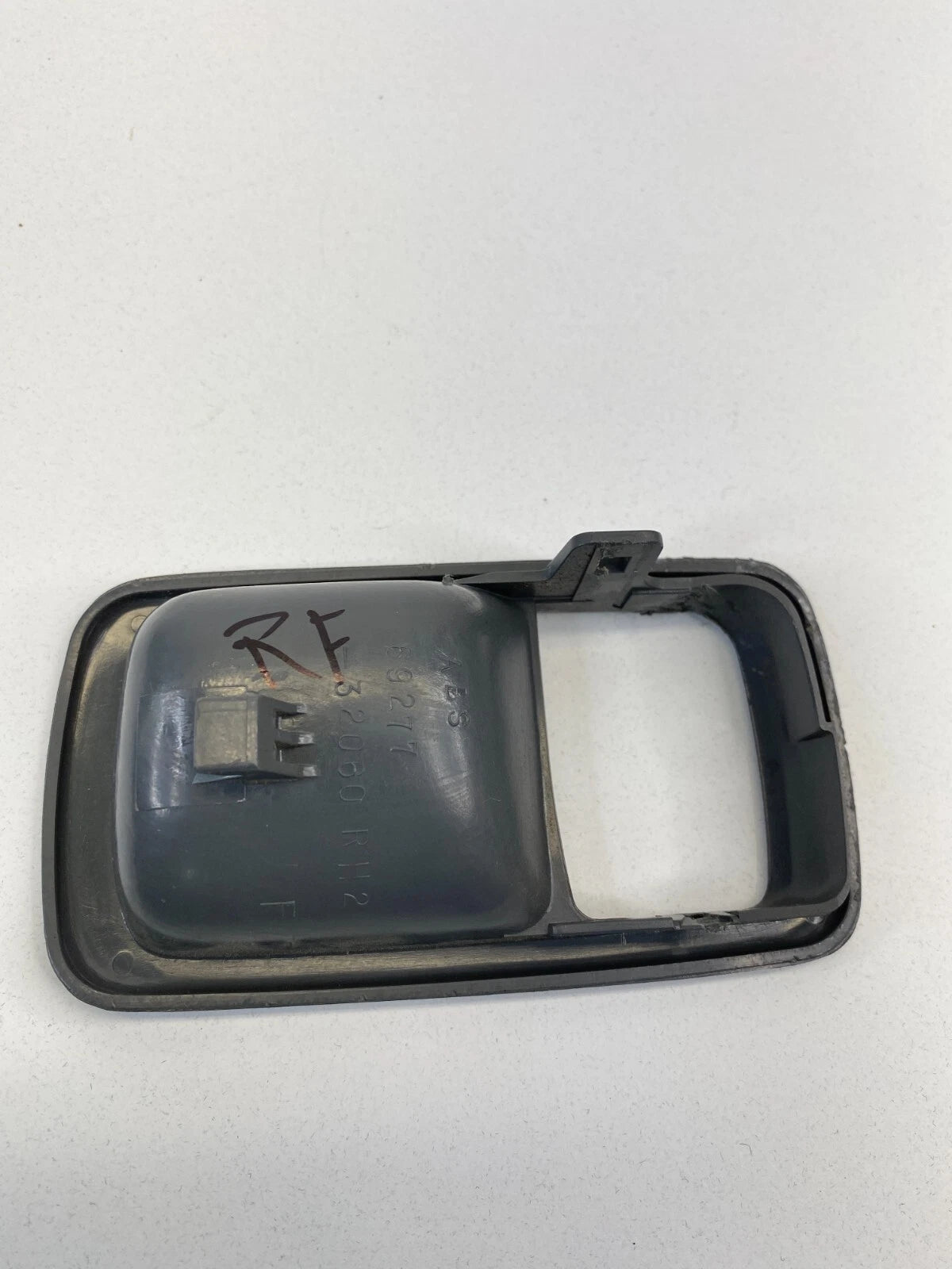 1992-1996 TOYOTA CAMRY FRONT RIGHT PASSENGER SIDE INNER DOOR HANDLE BEZEL TRIM