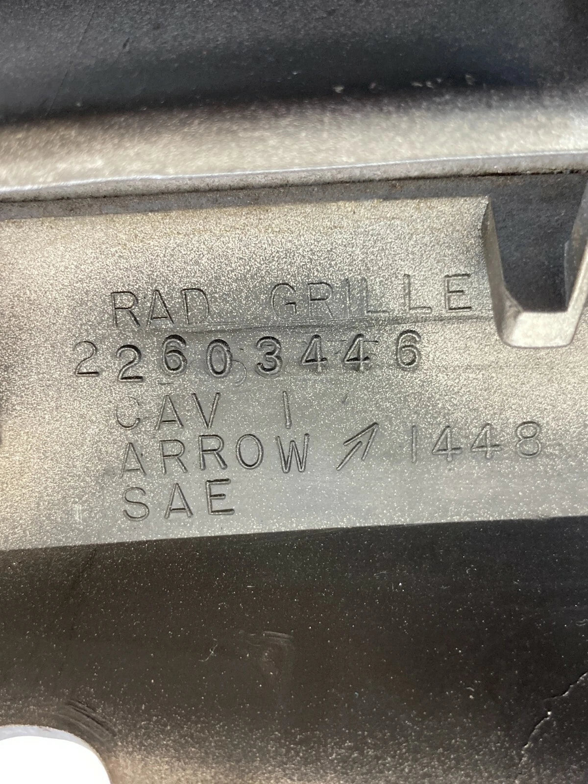 1997 1998 1999 CHEVROLET MALIBU FRONT BUMPER UPPER GRILL GRILLE 22603446 OEM