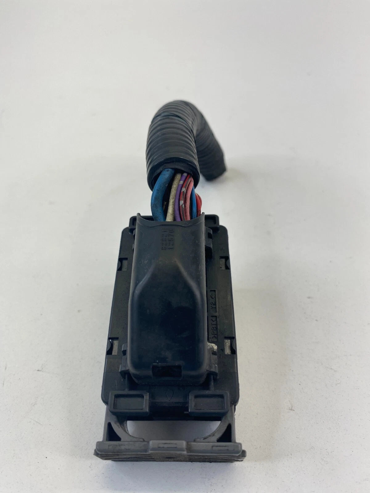 2008-2010 SCION XB ABS ANTI LOCK BRAKE PUMP PLUG CONNECTOR RELAY 82821-12570 OEM