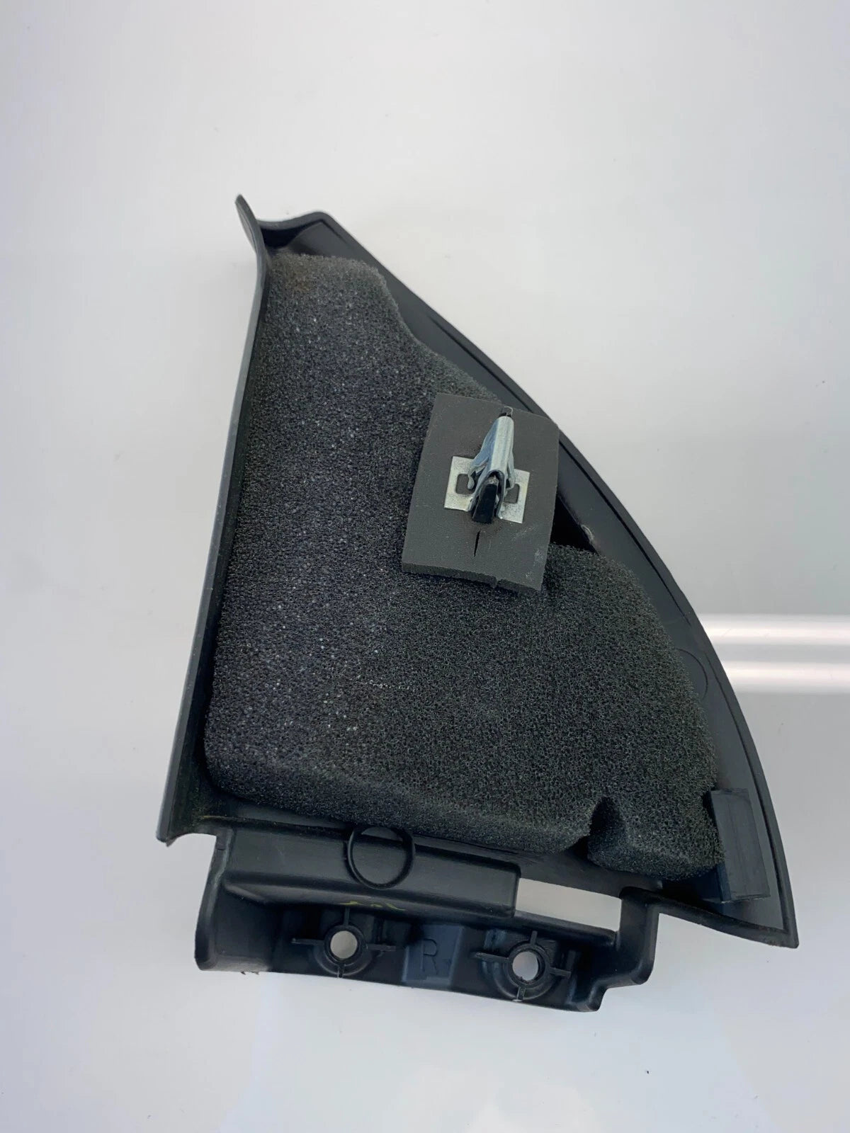 2009-2012 CHEVROLET TRAVERSE FRONT RIGHT PASSENGER INNER MIRROR COVER TRIM BEZEL