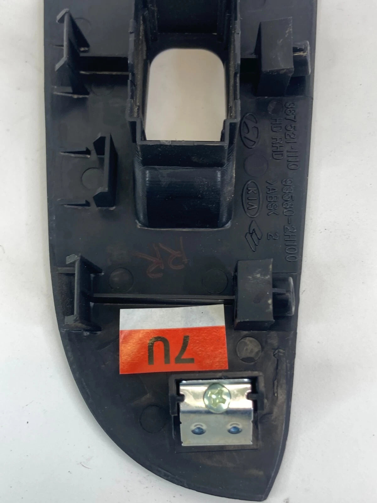 07-10 HYUNDAI ELANTRA REAR RIGHT PASSENGER WINDOW SWITCH TRIM COVER 93580-2H100