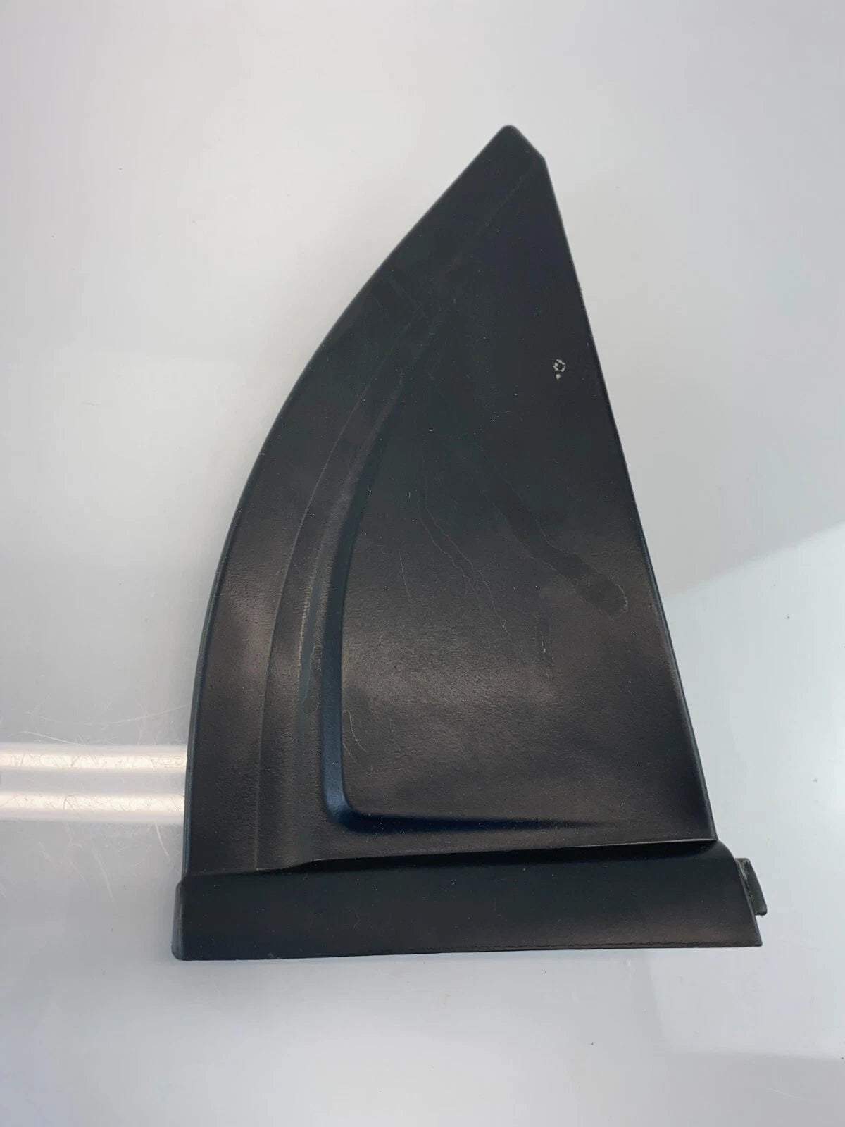 2000-2004 KIA SPECTRA 4-DR REAR RIGHT OUTER EXTERIOR CORNER COVER TRIM MOLDING