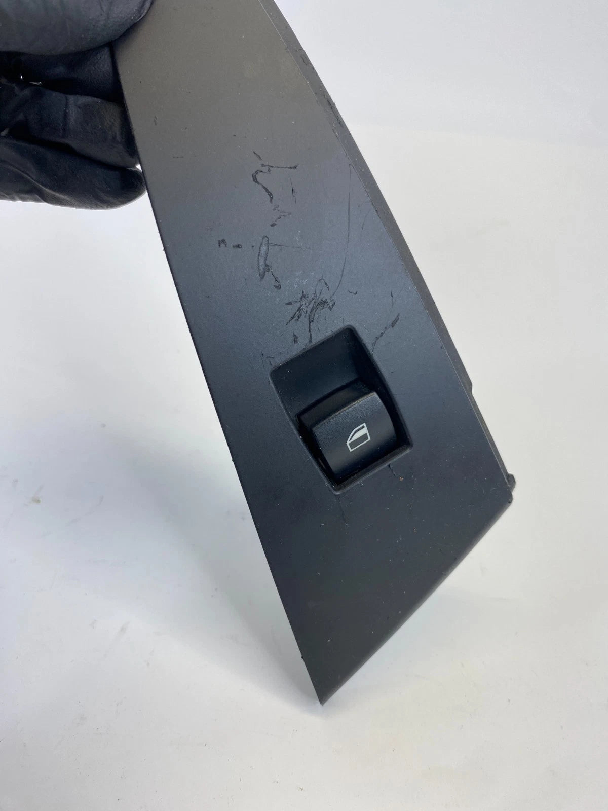 2006 2007 BMW 530XI REAR LEFT DOOR POWER WINDOW SWITCH W/ BEZEL COVER 6951966AI