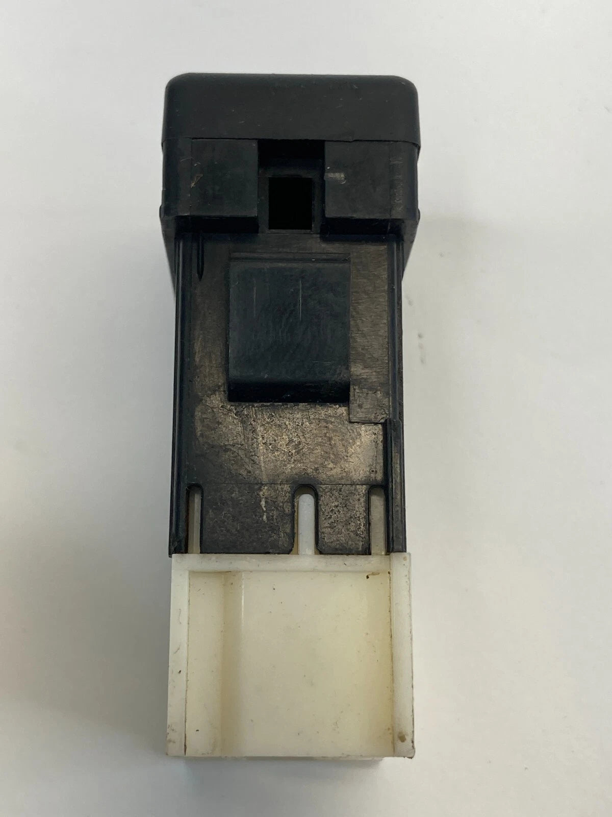 2012-2015 MAZDA 5 DASH CENTER EMPTY BLANK CONTROL BUTTON SWITCH FILLER 759170