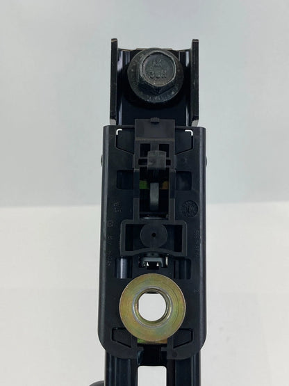 2007-2011 HYUNDAI ACCENT SEDAN FRONT RIGHT SEAT BELT HEIGHT ADJUSTER 5116340E1A