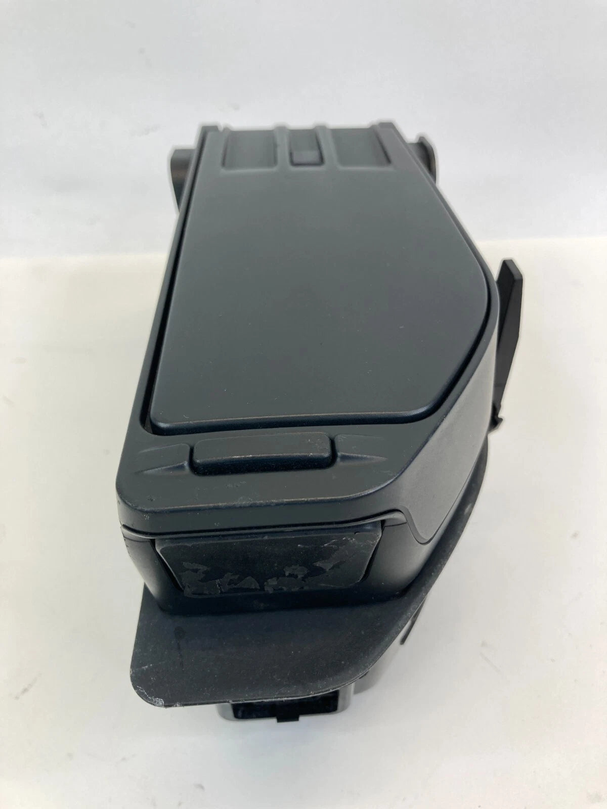 09 10 BMW 535I XDRIVE CENTER CONSOLE ARMREST STORAGE COMPARTMENT 51167112283 OEM