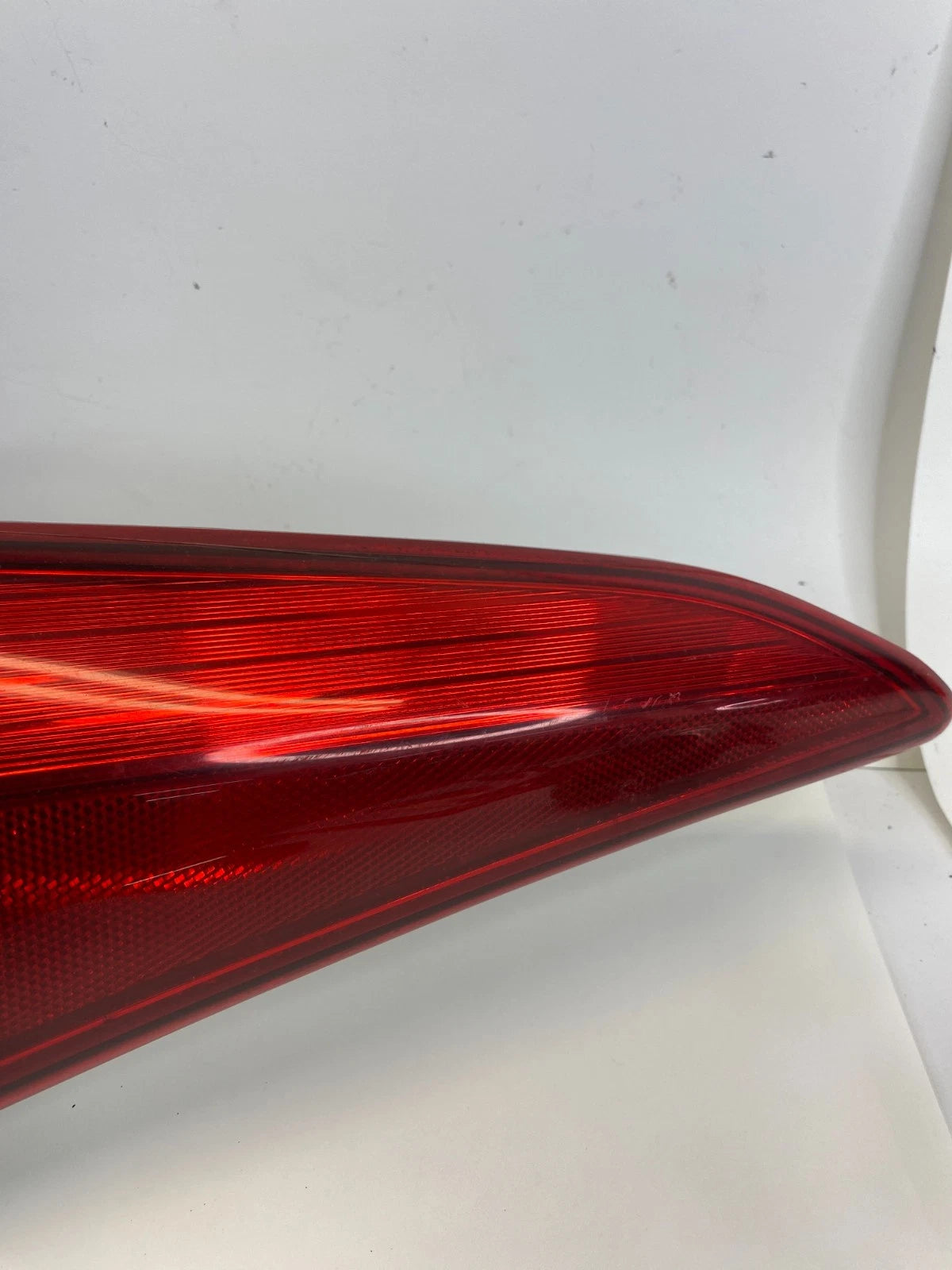 2011-2013 HYUNDAI ELANTRA SEDAN REAR RIGHT PASSENGER OUTER TAIL LIGHT TAILLIGHT