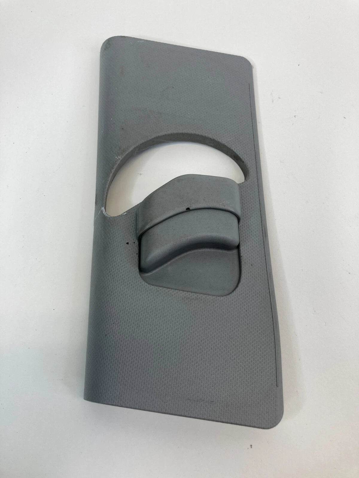 12-17 HYUNDAI ACCENT SEDAN 4-DR FRONT LEFT SEAT BELT ADJUSTER COVER 85832-1R020
