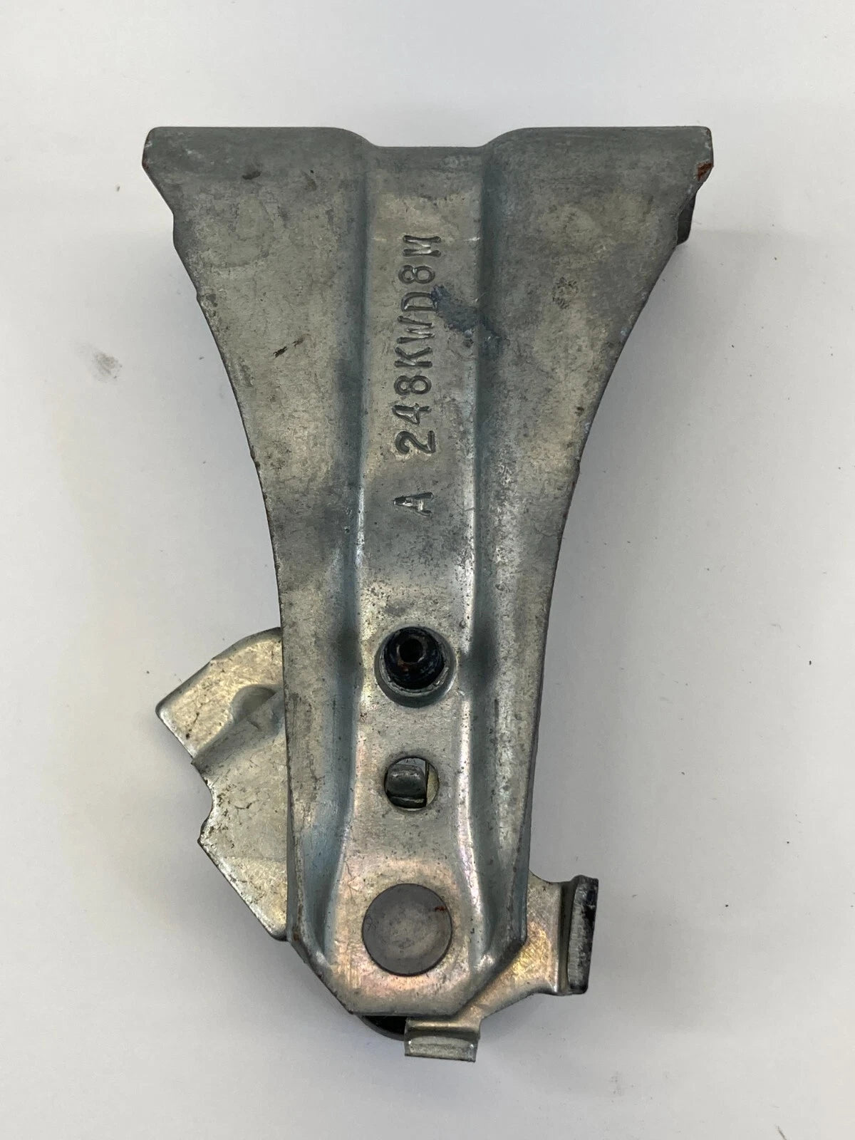 2009-2014 VOLKSWAGEN ROUTAN REAR RIGHT SIDE SLIDING DOOR UPPER ROLLER BRACKET