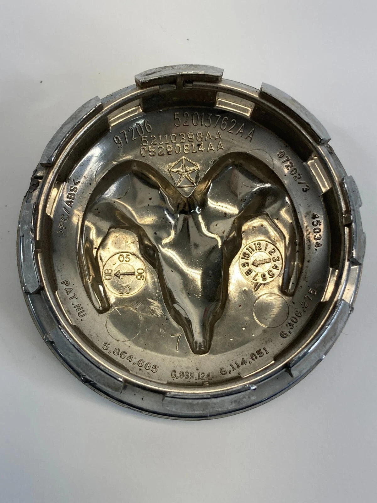 2007-2012 DODGE CALIBER WHEEL HUBCAP CENTER CAP HUB CAP ASSY 52110398AA OEM