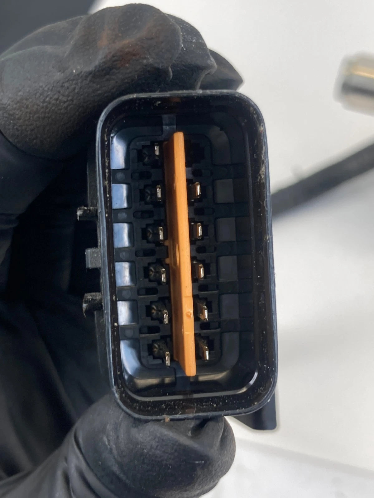 2012-2017 HYUNDAI ACCENT 1.6L FUEL INJECTION RAIL & INJECTOR ASSEMBLY 9162040003