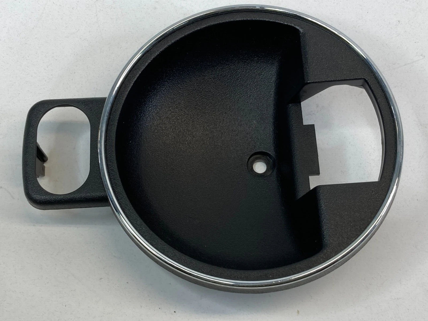 06-09 PONTIAC TORRENT FRONT RIGHT INNER DOOR HANDLE BEZEL TRIM OEM M831400001