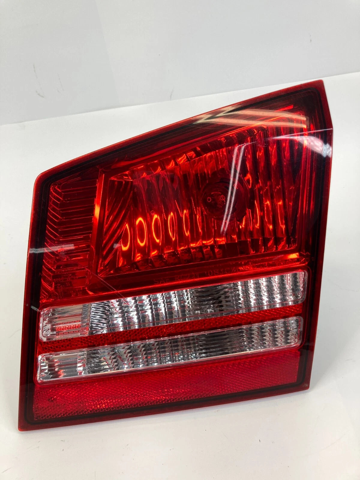 2009-2020 DODGE JOURNEY RIGHT PASSENGER LIFTGATE MOUNTED TAIL LIGHT 0480636 OEM