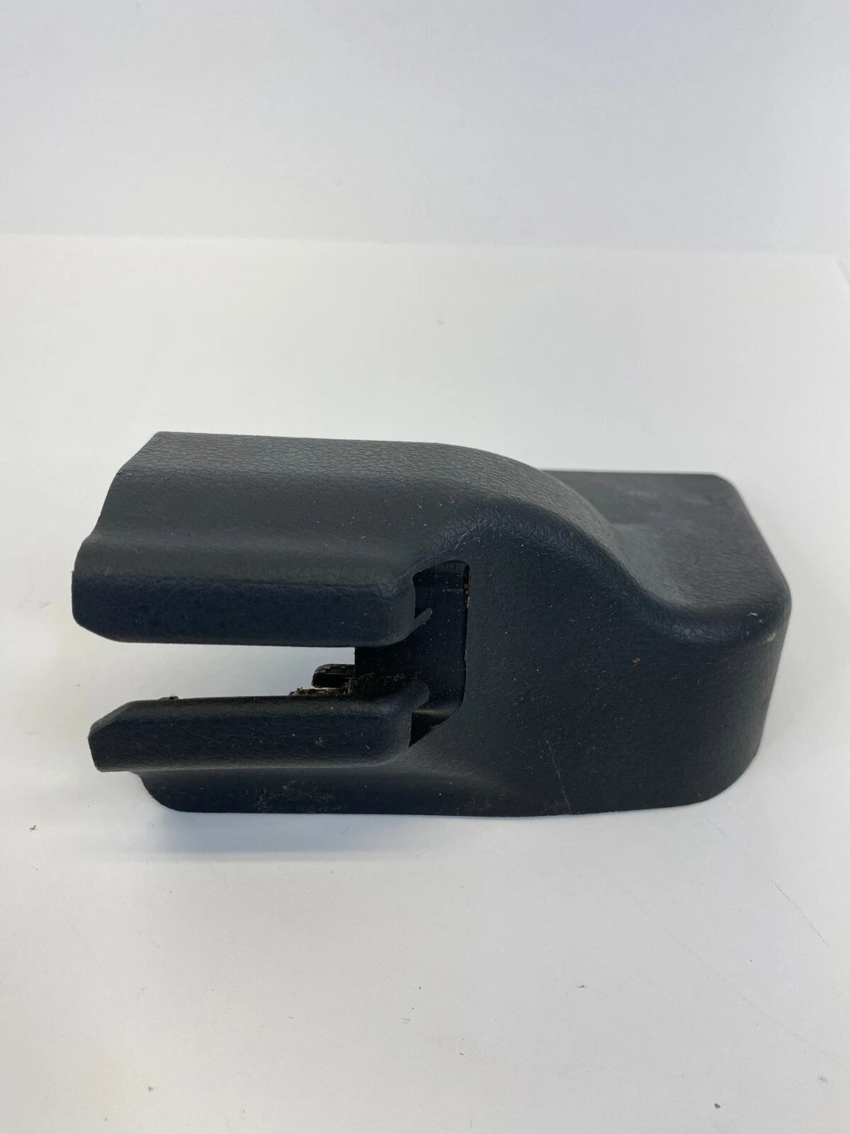 2004-2008 NISSAN MAXIMA RIGHT PASSENGER SEAT INNER SIDE TRACK CAP COVER TRIM OEM