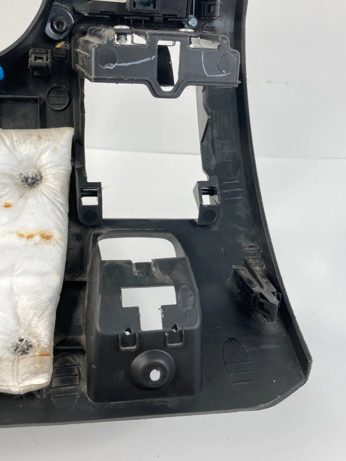 12-15 CHEVROLET CAPTIVA SPORT FRONT DASH LOWER STEERING COLUMN FILLER 25925607