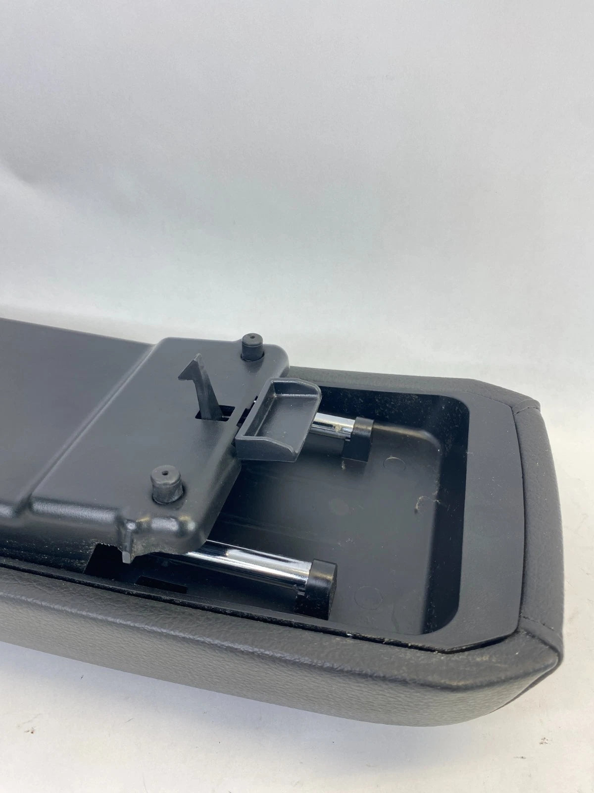 2009 2010 DODGE JOURNEY CENTER CONSOLE SLIDING ARMREST LID ASSEMBLY BLACK OEM