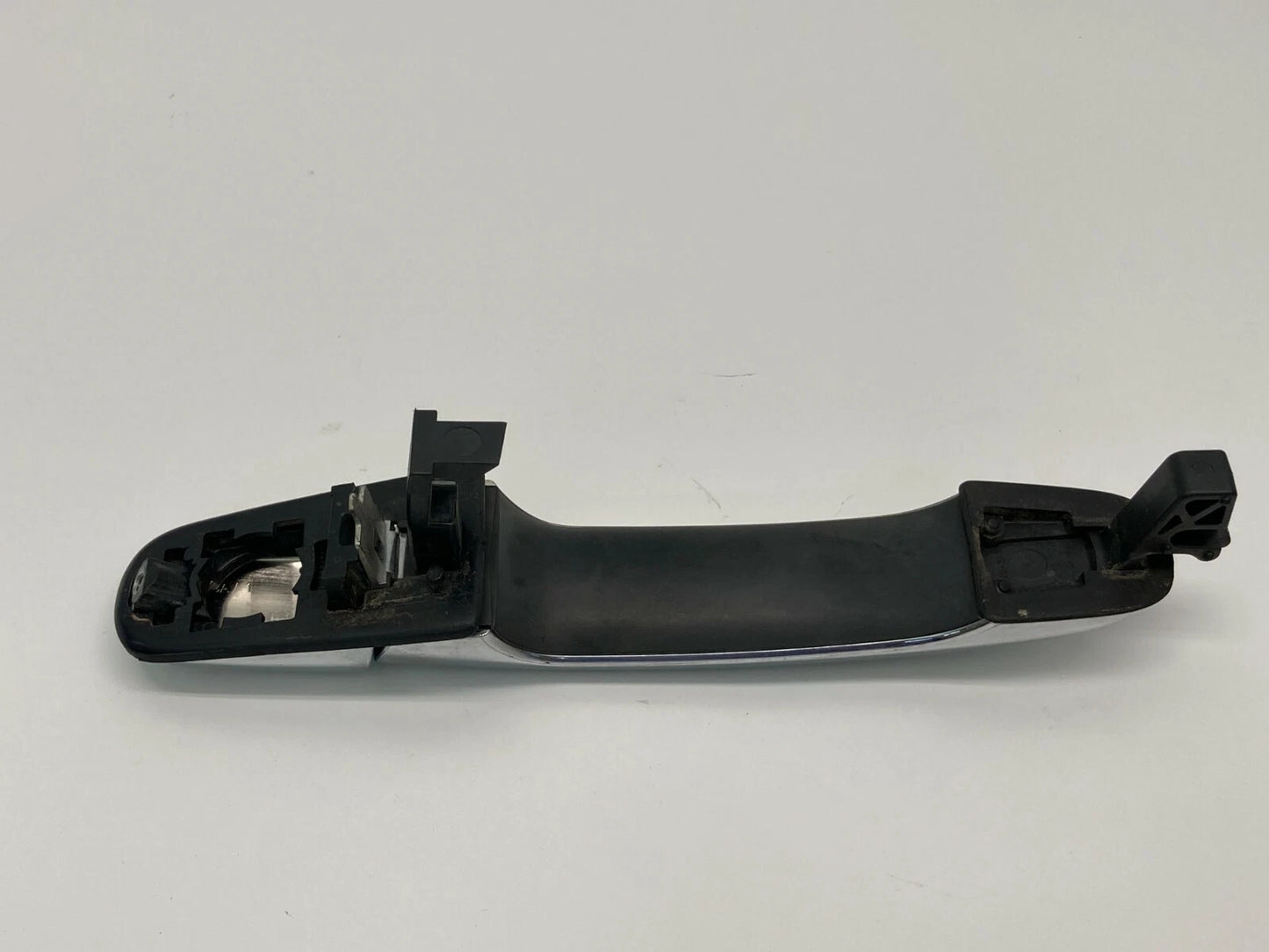 05-09 EQUINOX 04-08 MALIBU FRONT RIGHT PASSENGER SIDE EXTERIOR DOOR HANDLE OEM